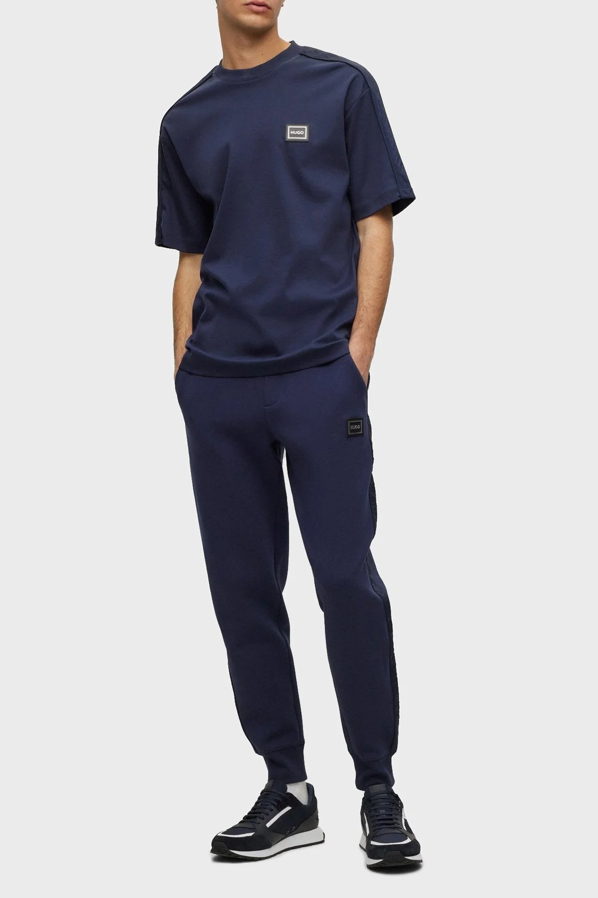 Hugo Logolu Pamuklu Regular Fit Belden Bağlamalı Cepli Spor Erkek Pantolon 50485256 405 LACİVERT - 1