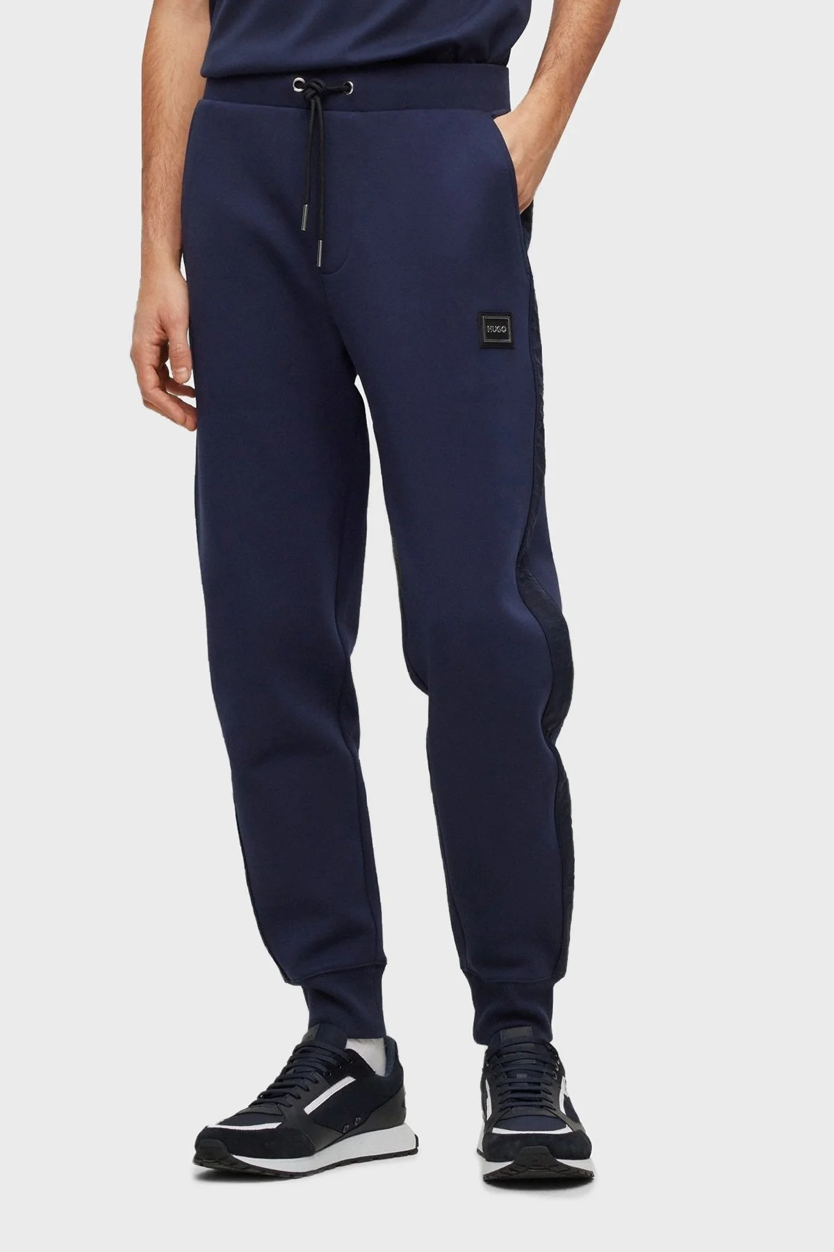 Hugo Logolu Pamuklu Regular Fit Belden Bağlamalı Cepli Spor Erkek Pantolon 50485256 405 LACİVERT - 2