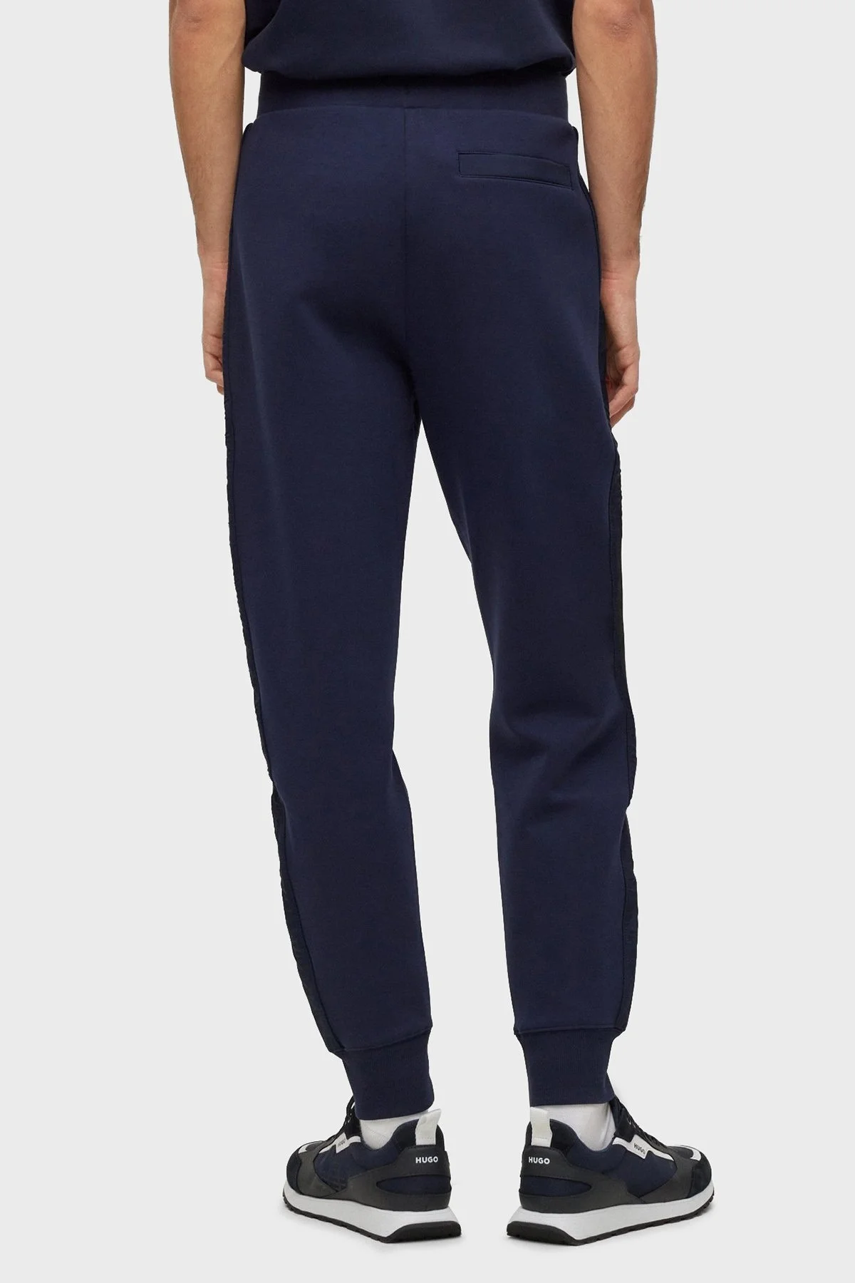 Hugo Logolu Pamuklu Regular Fit Belden Bağlamalı Cepli Spor Erkek Pantolon 50485256 405 LACİVERT - 3