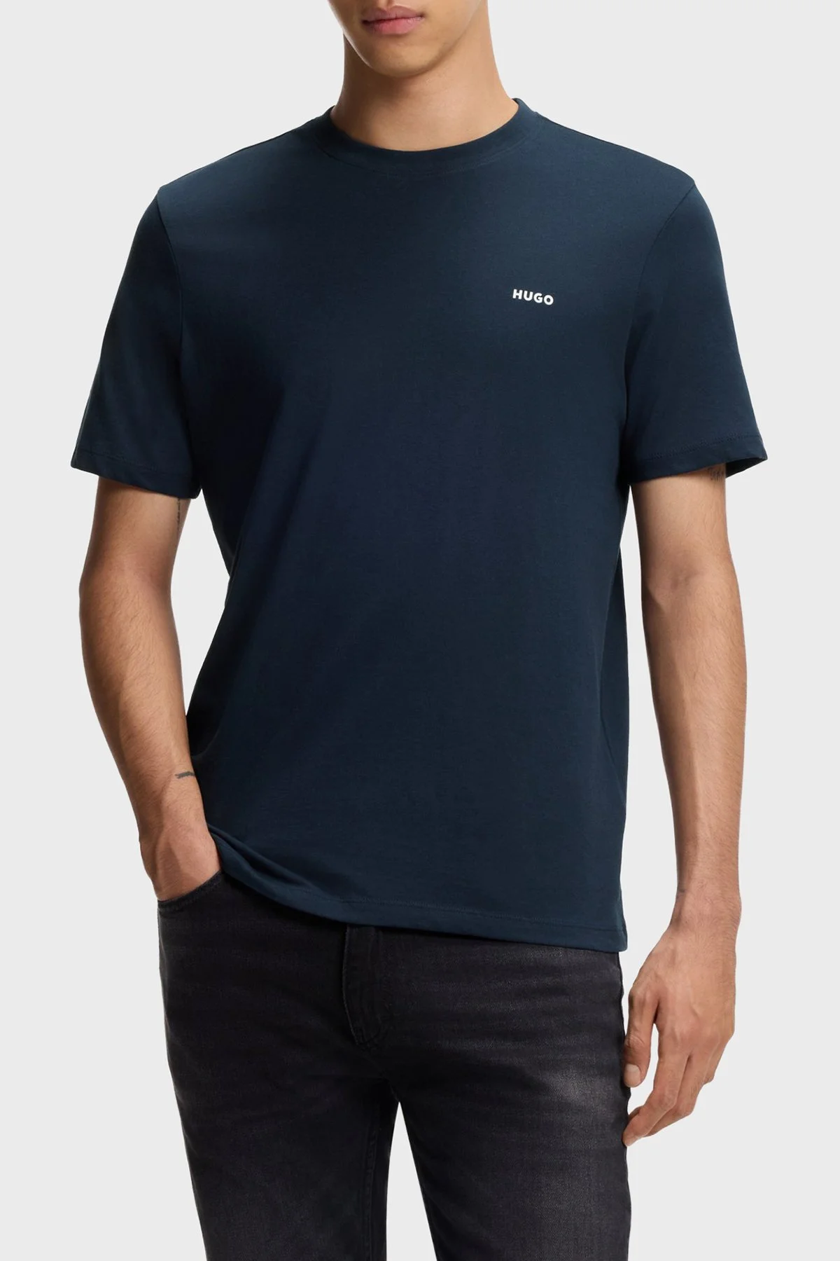 Hugo Logolu Pamuklu Regular Fit Bisiklet Yaka Erkek T Shirt 50466158 405 LACİVERT - 1