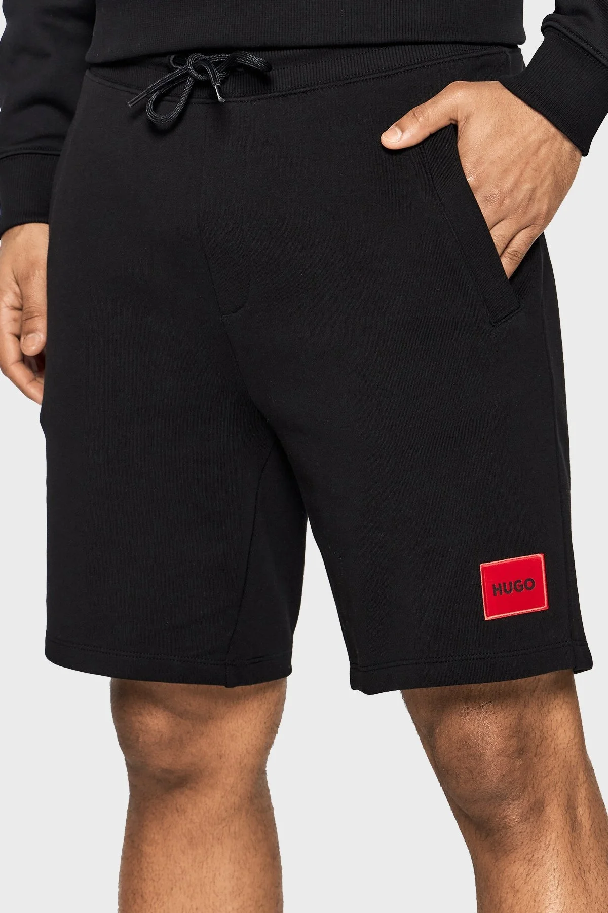 Hugo Logolu Regular Fit Belden Bağlamalı % 100 Pamuk Erkek Short 50466196 001 SİYAH - 2