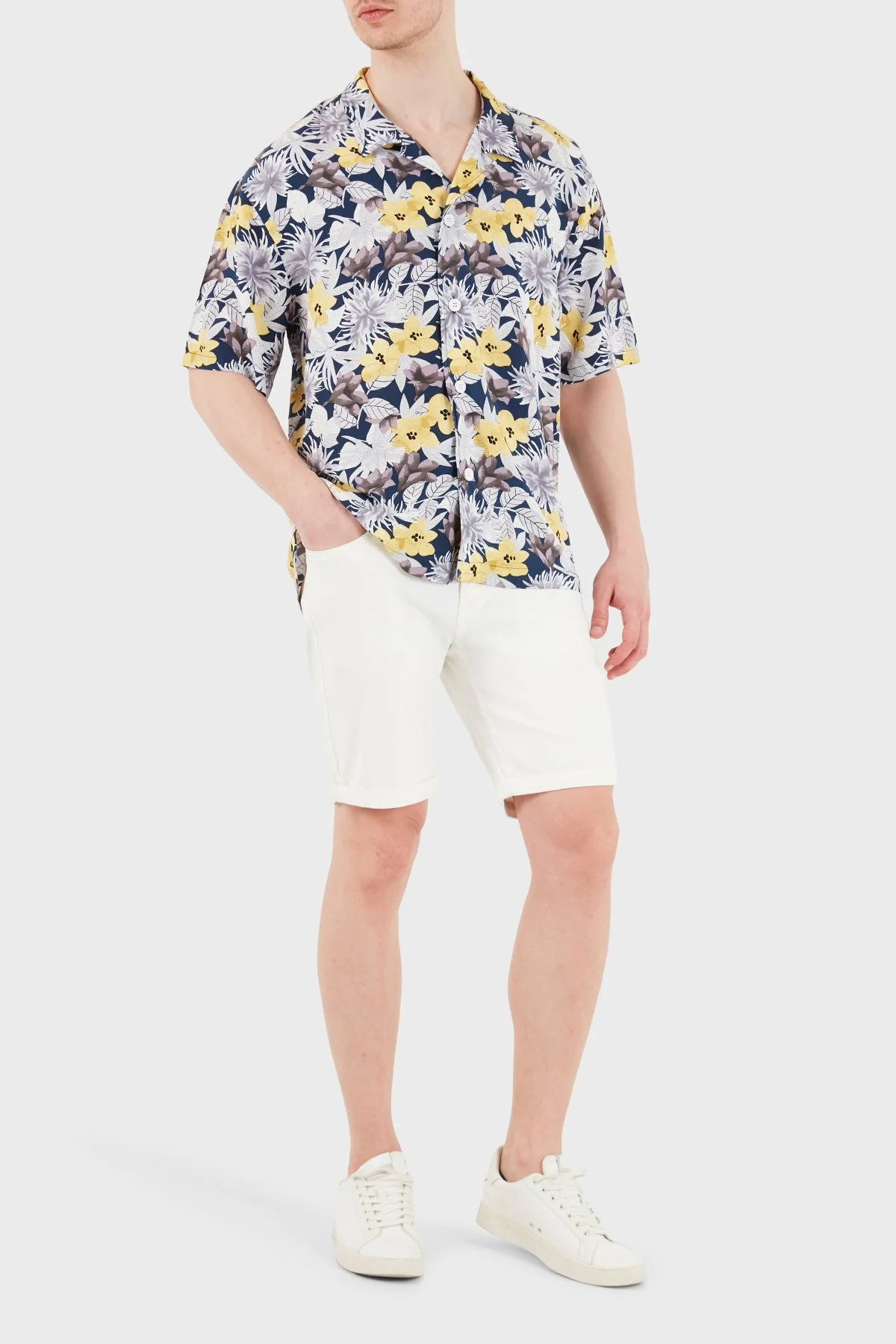Hugo Logolu Relaxed Fit Klasik Yaka Kısa Kollu Erkek Gömlek 50540065 799 LACİVERT SARI - 2