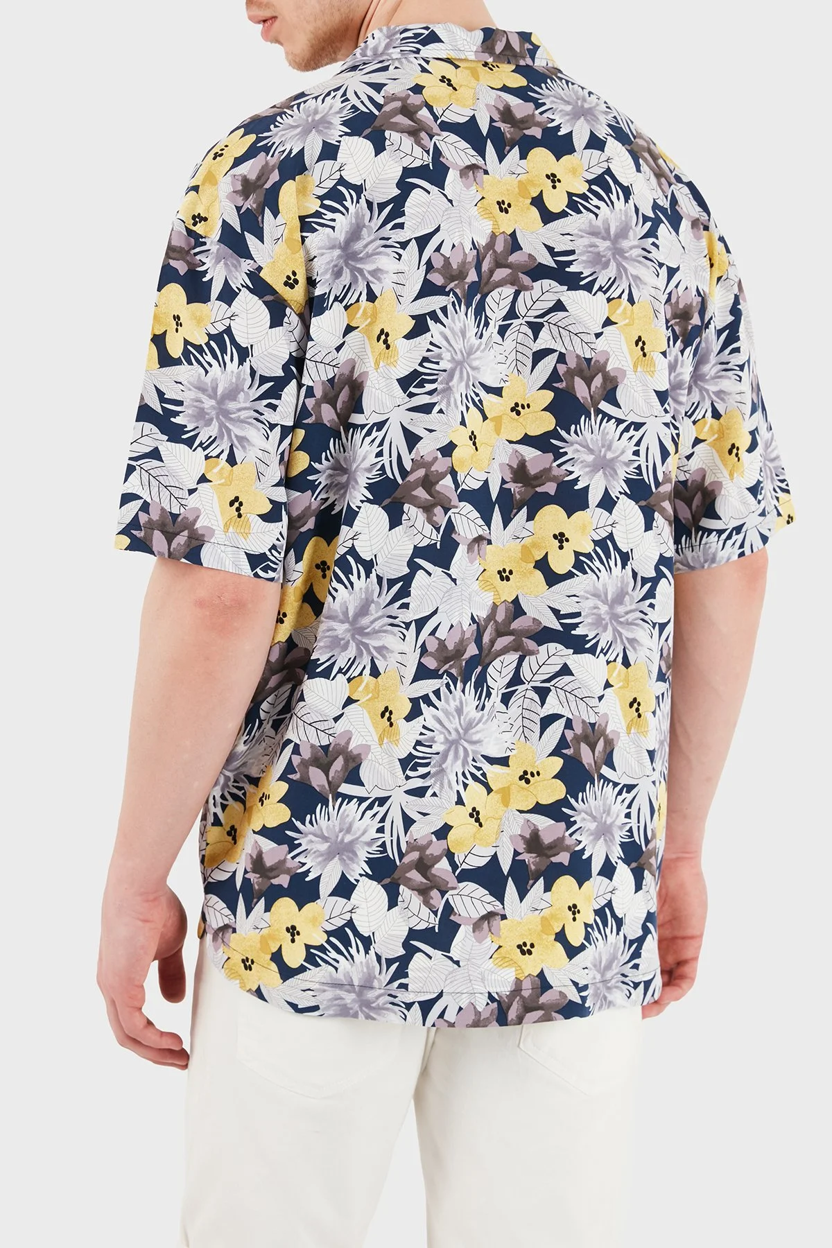 Hugo Logolu Relaxed Fit Klasik Yaka Kısa Kollu Erkek Gömlek 50540065 799 LACİVERT SARI - 3