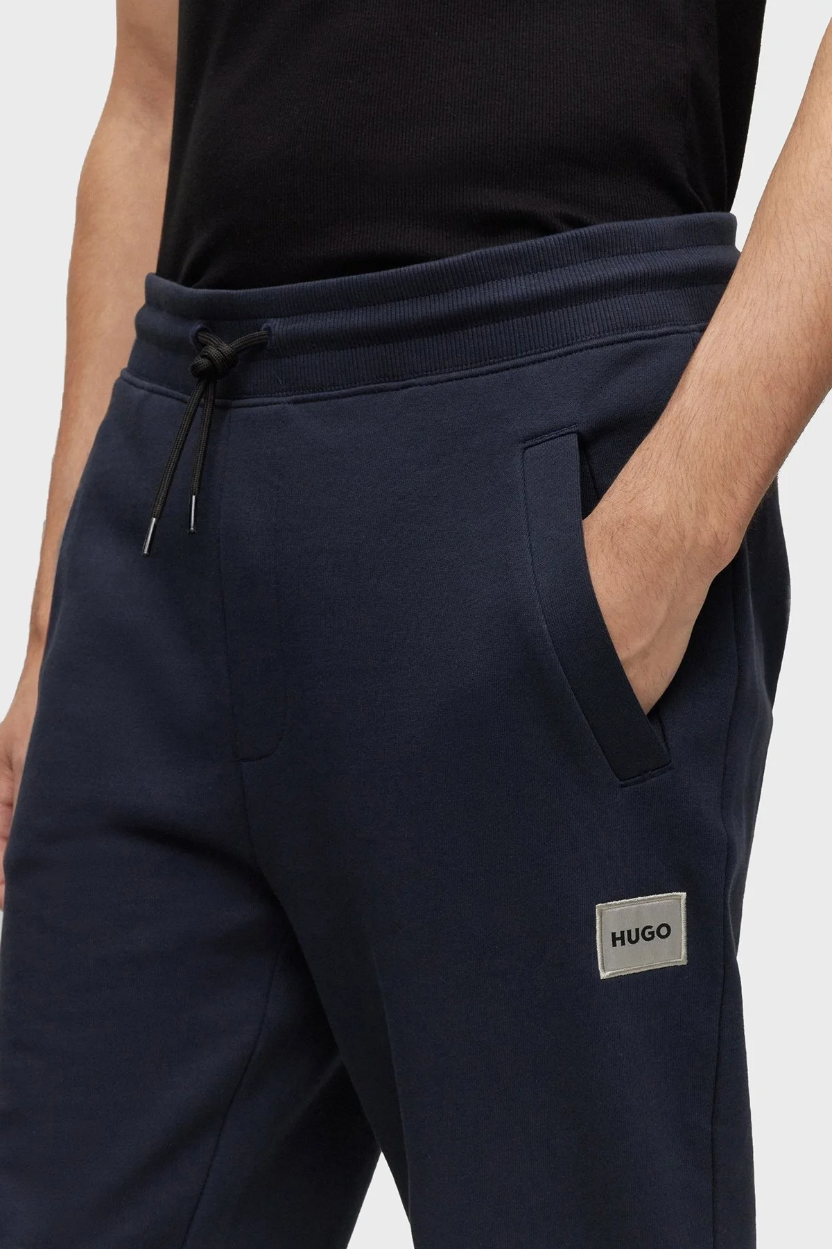 Hugo Metalik Logolu Belden Bağlamalı Cepli Pamuklu Spor Erkek Pantolon 50484742 405 LACİVERT - 4
