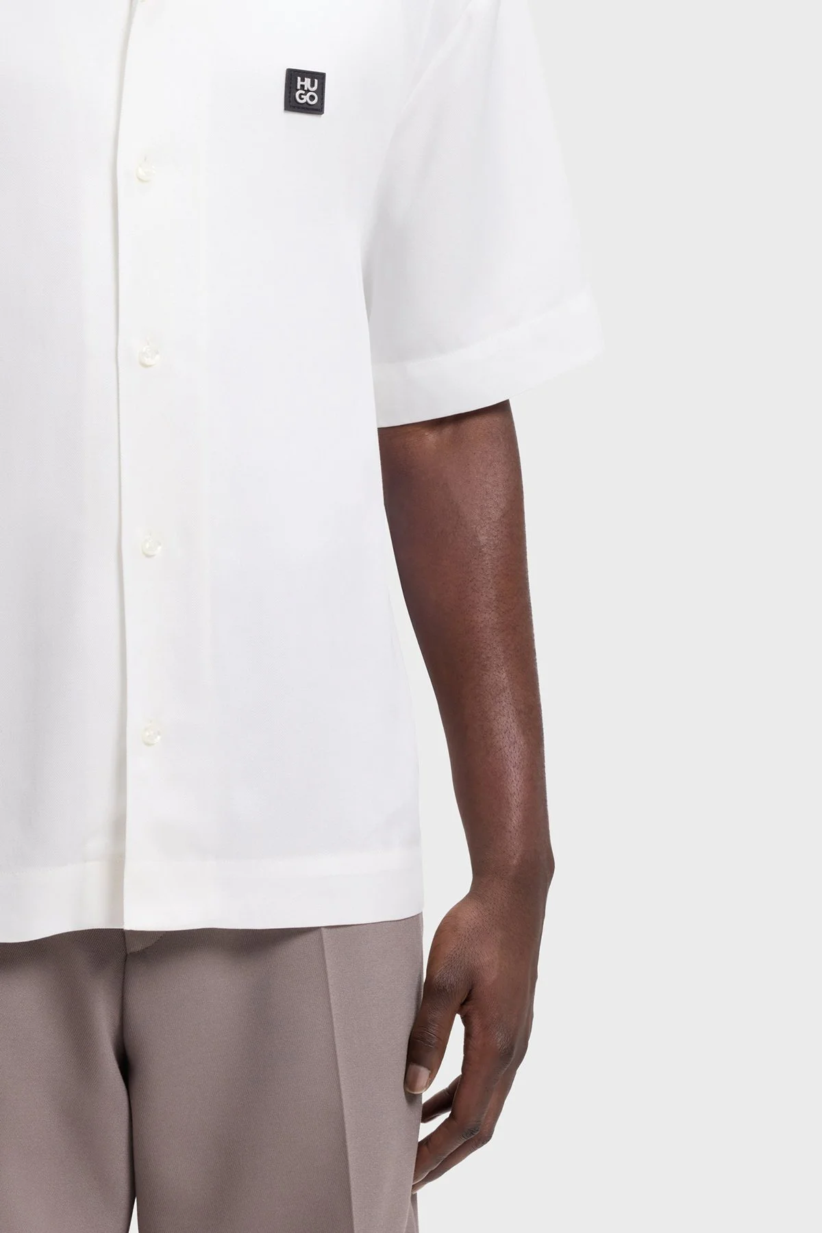 Hugo Oversize Fit Logolu Klasik Yaka Kısa Kollu Erkek Gömlek 50560593 102 EKRU - 5