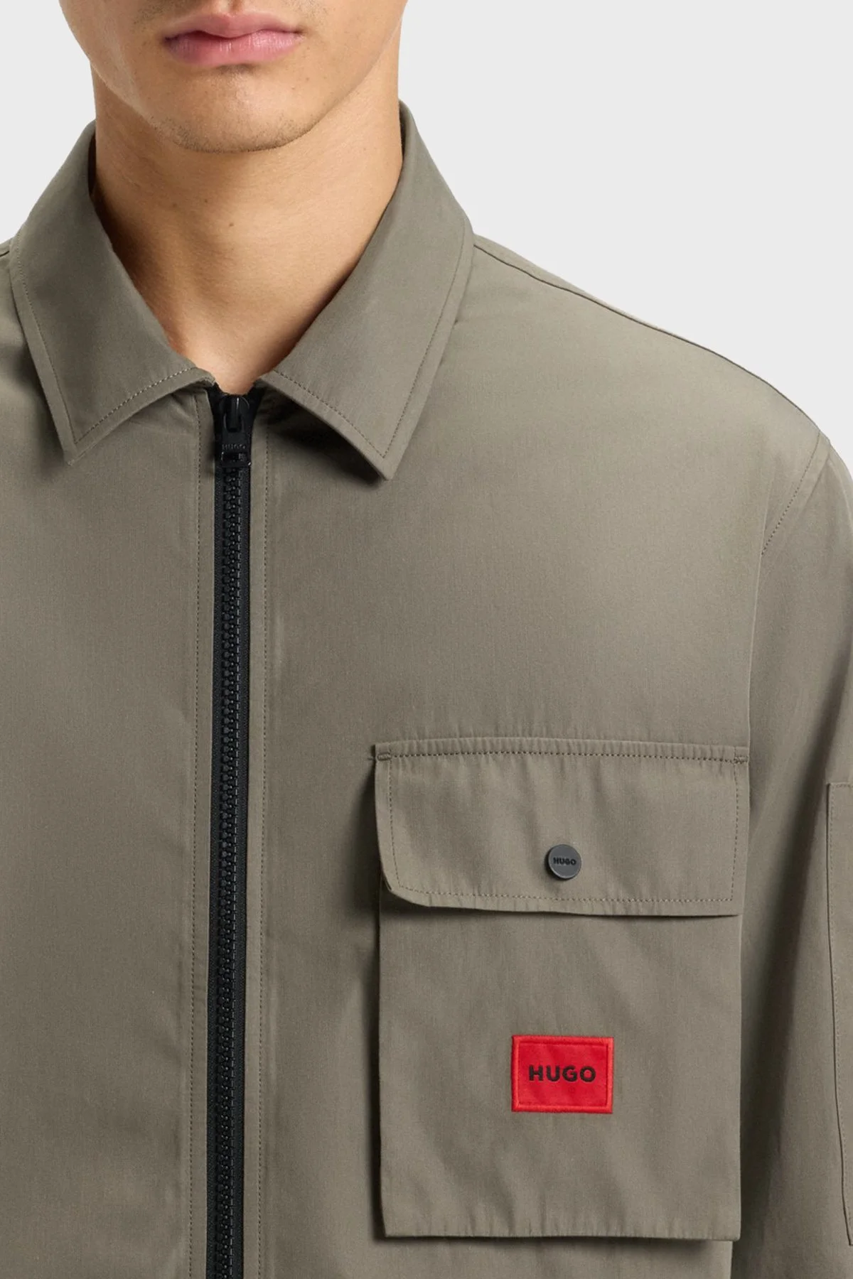 Hugo Pamuk Karışımlı Relaxed Fit Logolu Fermuarlı Kanvas Erkek Gömlek 50482701 032 HAKİ - 4