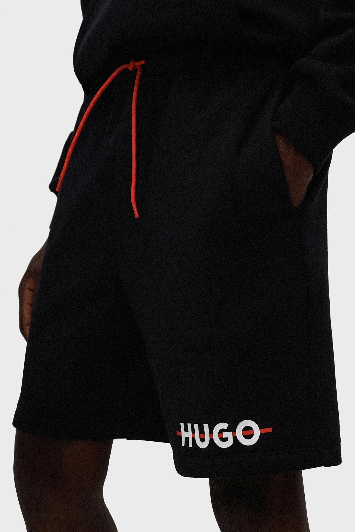 Hugo Pamuklu Cepli Relaxed Fit Erkek Short 50481138 001 SİYAH - 4