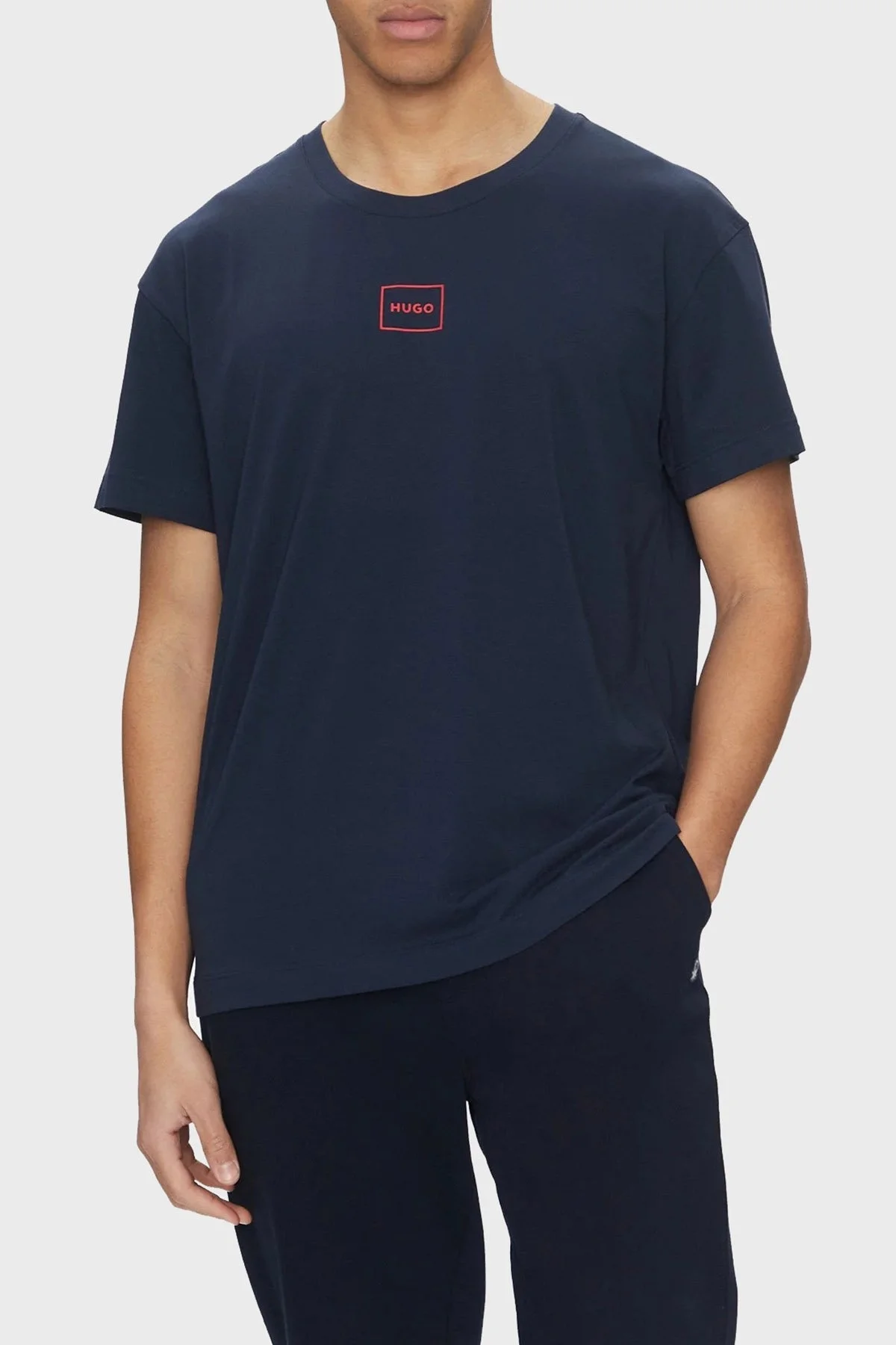 Hugo Pamuklu Regular Fit Bisiklet Yaka Logolu Erkek T Shirt 50525236 405 LACİVERT - 1