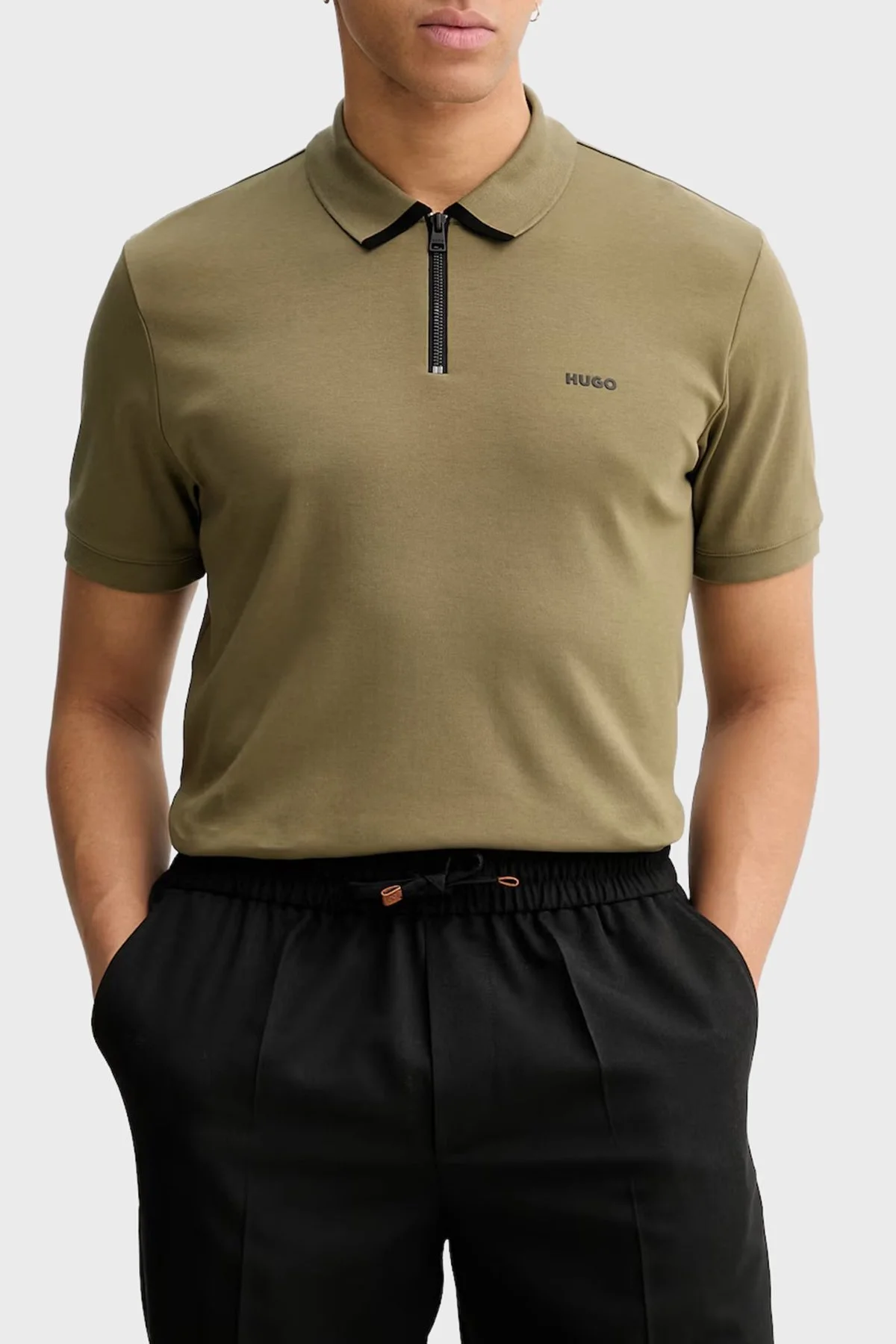 Hugo Pamuklu Regular Fit Yarım Fermuarlı Erkek Polo 50511721 389 HAKİ - 1