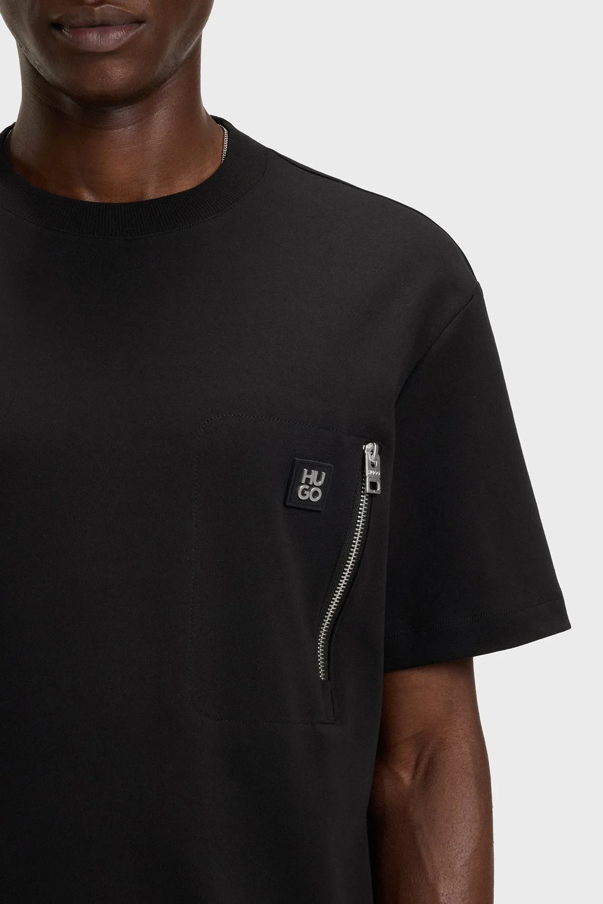 Hugo Pamuklu Relaxed Fit Fermuarlı Tek Cepli Bisiklet Yaka Erkek T Shirt 50542566 001 SİYAH - 4