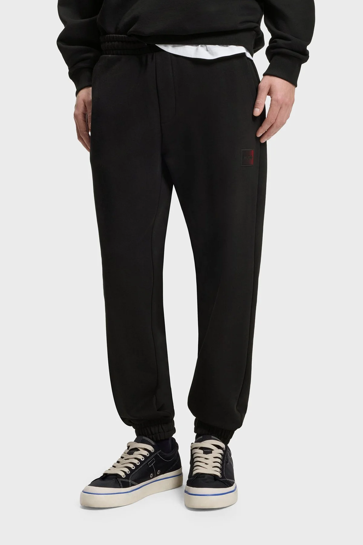 Hugo Pamuklu Relaxed Fit Lastikli Paça Erkek Pantolon 50553146 001 SİYAH - 1