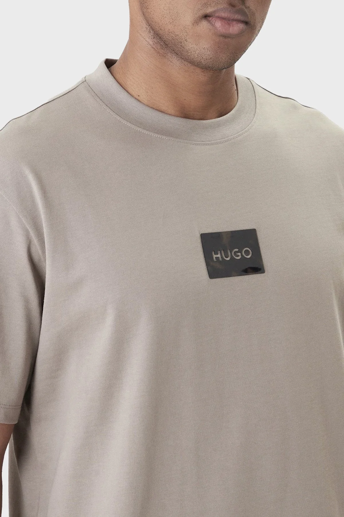 Hugo Pamuklu Relaxed Fit Logolu Bisiklet Yaka Erkek T Shirt 50557445 237 BEJ - 4