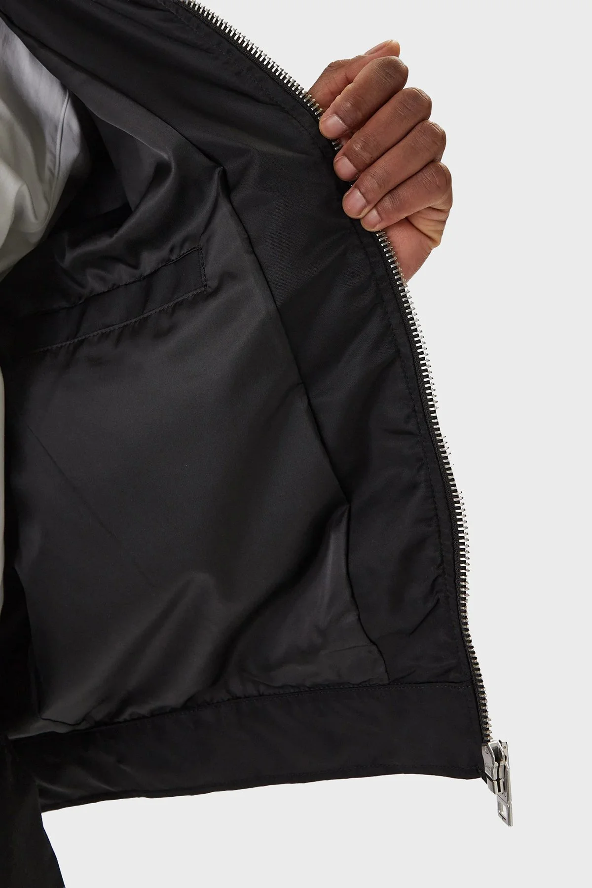 Hugo Regular Fit Dik Yaka Logolu Erkek Mont 50552664 001 SİYAH - 12