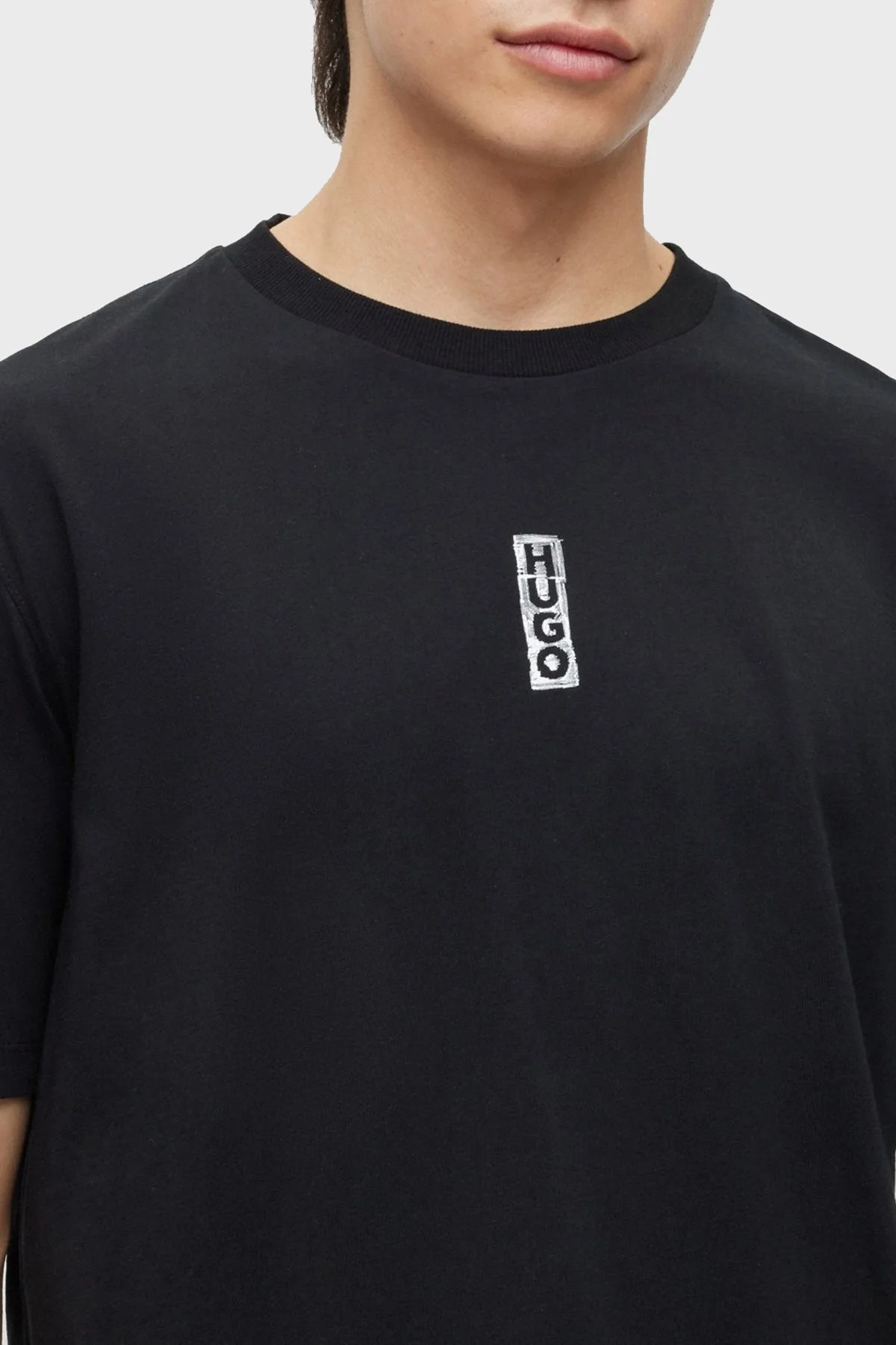 Hugo Sırt Baskılı Pamuklu Relaxed Fit Bisiklet Yaka Erkek T Shirt 50493996 001 SİYAH - 4