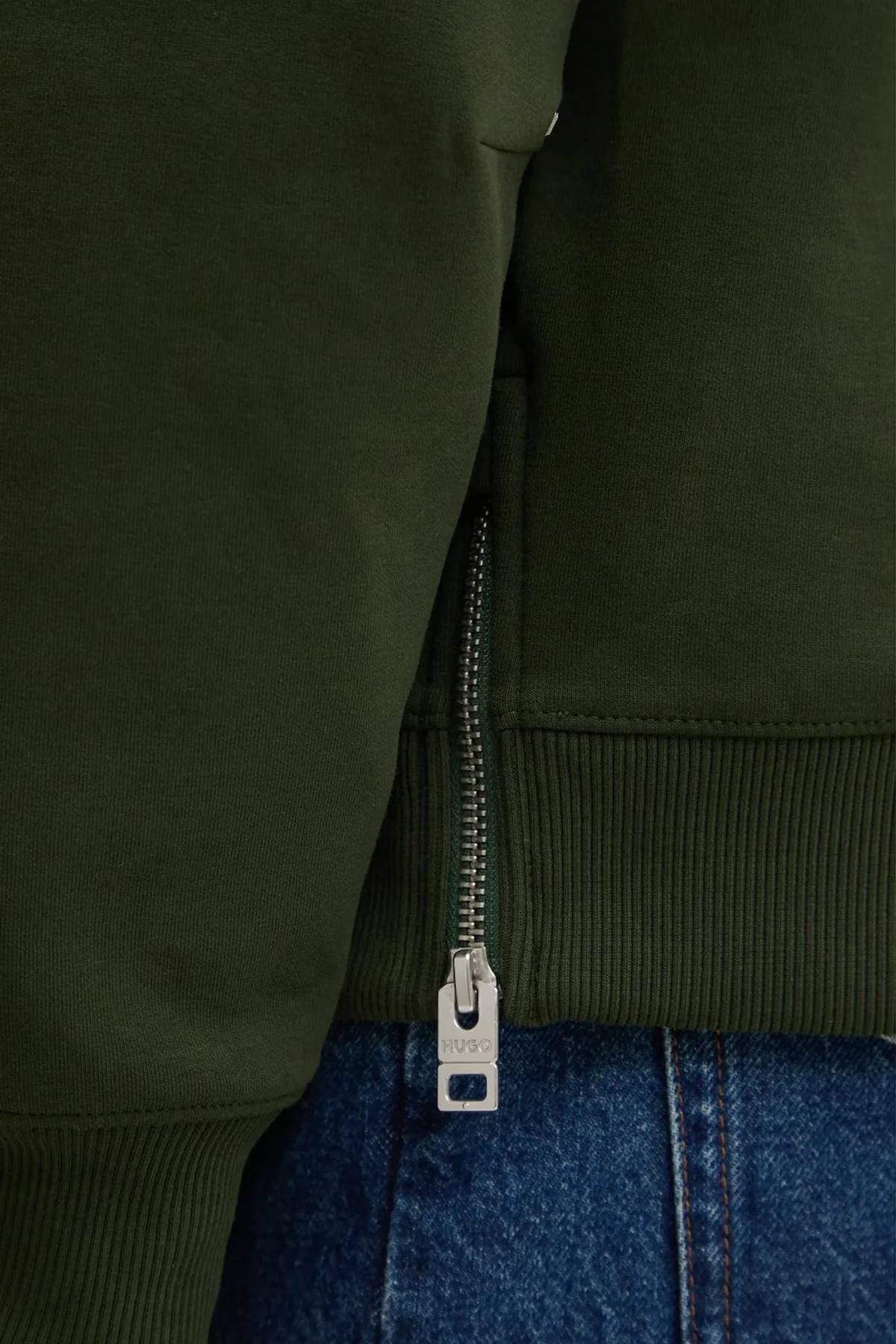 Hugo Streç Pamuklu Relaxed Fit Yırtmaçlı Yuvarlak Yaka Erkek Sweat 50542593 309 KOYU YEŞİL - 5