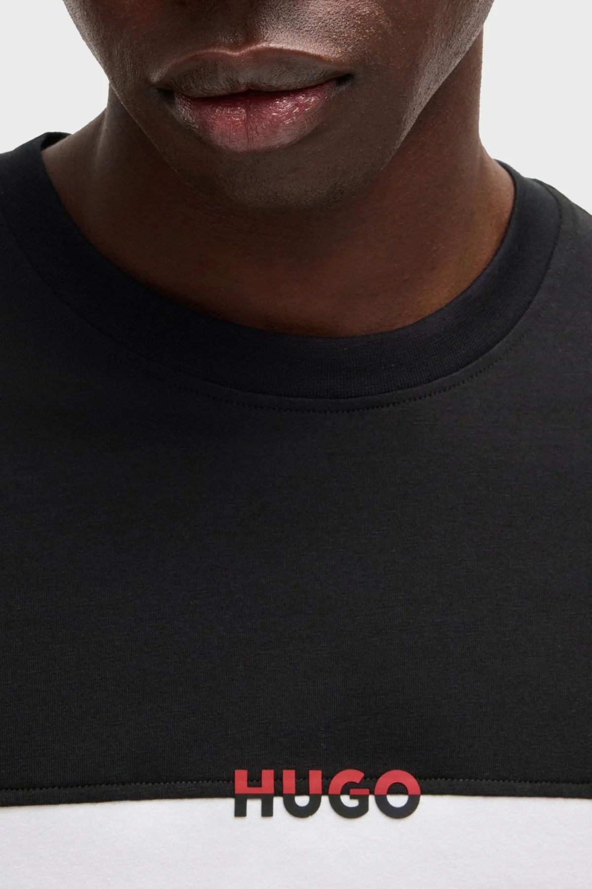 Hugo Streç Pamuklu Renk Bloklu Regular Fit Bisiklet Yaka Erkek T Shirt 50534164 001 SİYAH - 4