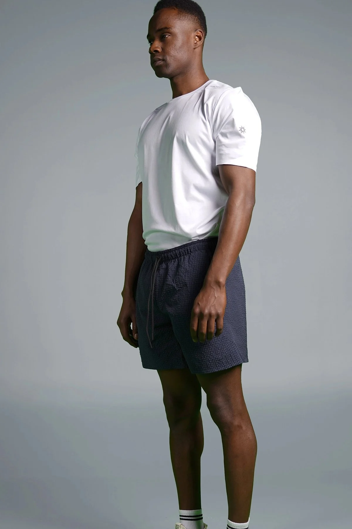 Isaora Dokulu Regular Fit Normal Bel Cepli Erkek Short M21B6221 NVY LACİVERT - 2