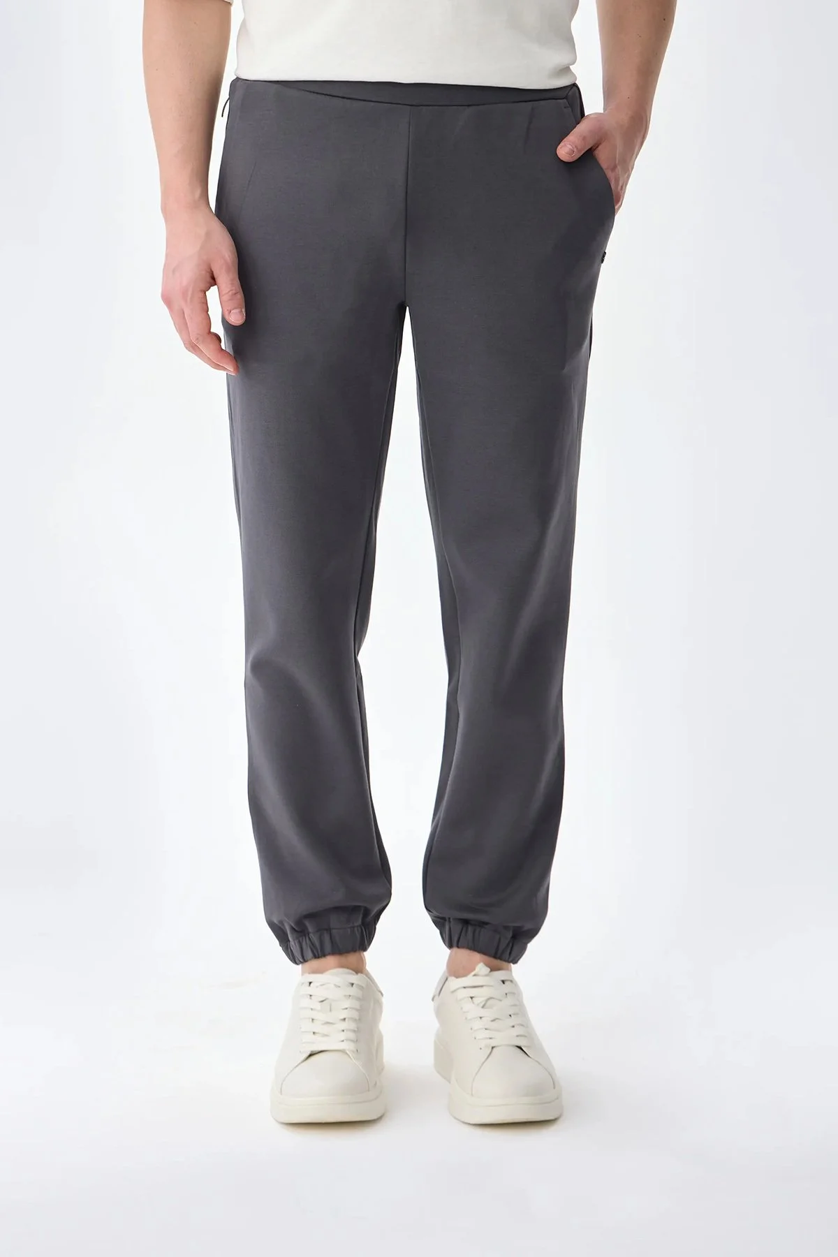 Isaora Pamuklu Relaxed Fit Normal Bel Lastikli Paça Jogger Erkek Pantolon ISR5402 DRG KOYU GRİ - 1