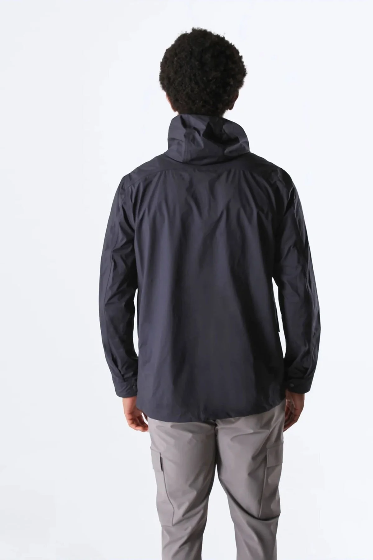 Isaora Su İtici Comfort Fit Kapüşonlu Cepli Erkek Yağmurluk M23J700 7168 LACİVERT - 9