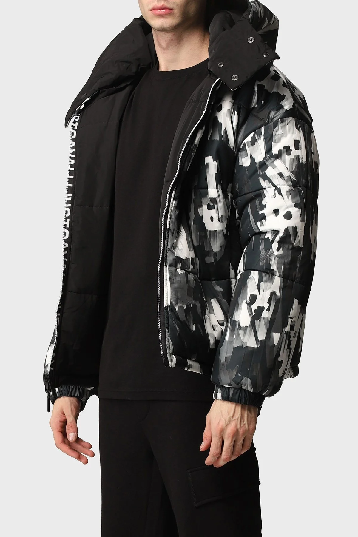 Just Cavalli Baskılı Kapüşonlu Çift Taraflı Erkek Mont S03AM0358 N39716 900 SİYAH - 3