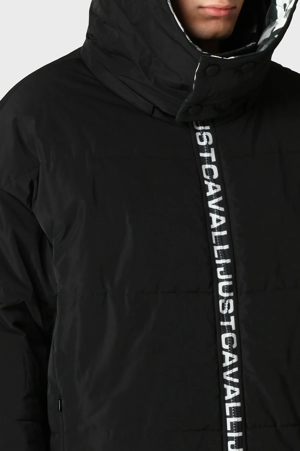 Just Cavalli Baskılı Kapüşonlu Çift Taraflı Erkek Mont S03AM0358 N39716 900 SİYAH - 4