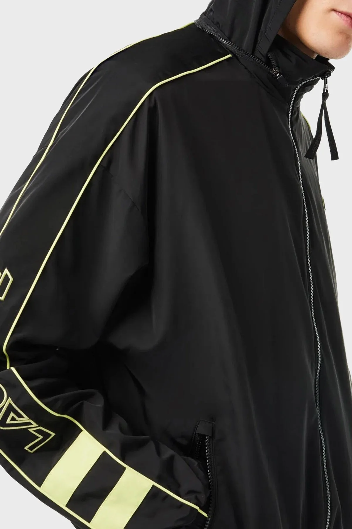 Lacoste Suya Dayanıklı Regular Fit Gizli Kapüşonlu Erkek Mont BH1607 6VT SİYAH - 5