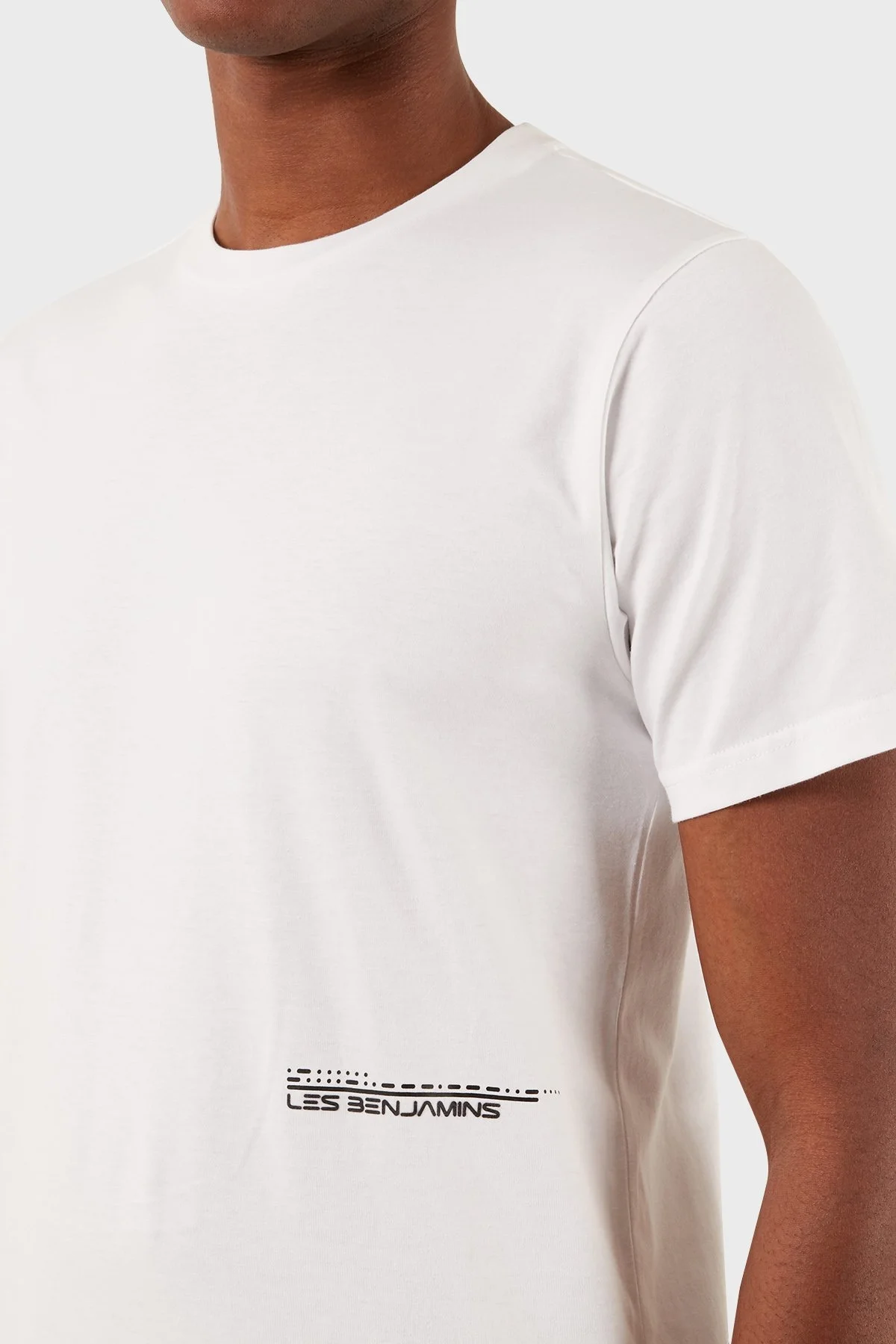 Les Benjamins Pamuklu Regular Fit Bisiklet Yaka Erkek T Shirt LB24SSKISMUTS-001 BEYAZ - 7