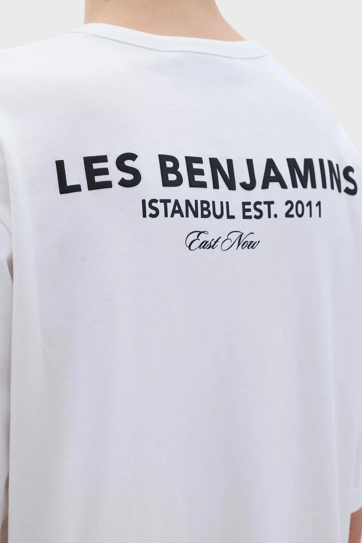 Les Benjamins Sırt Baskılı Bisiklet Yaka Relaxed Fit Erkek T Shirt LB23FWCLAMUTS-409 BEYAZ - 6