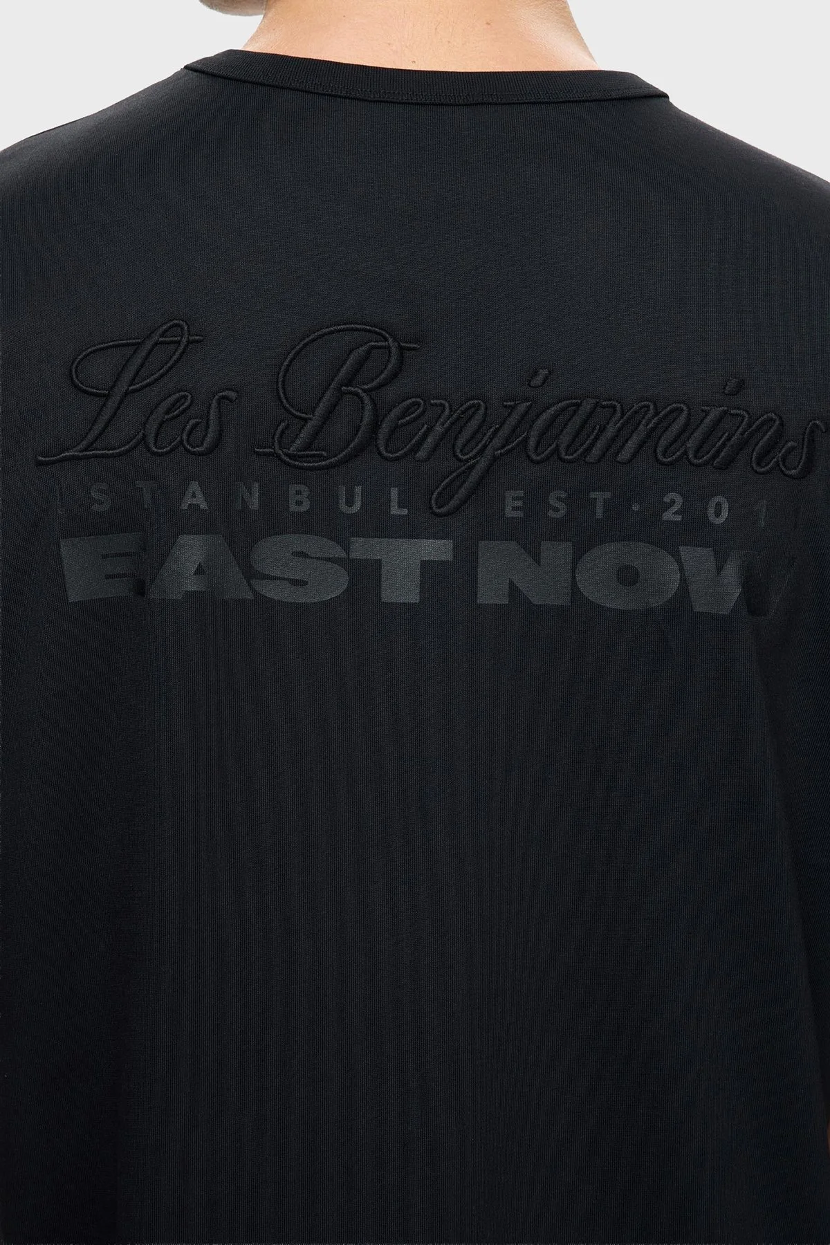 Les Benjamins Sırtta Logo Detaylı Pamuklu Regular Fit Bisiklet Yaka Erkek T Shirt LB25FWCLAMUTS-404 SİYAH - 3