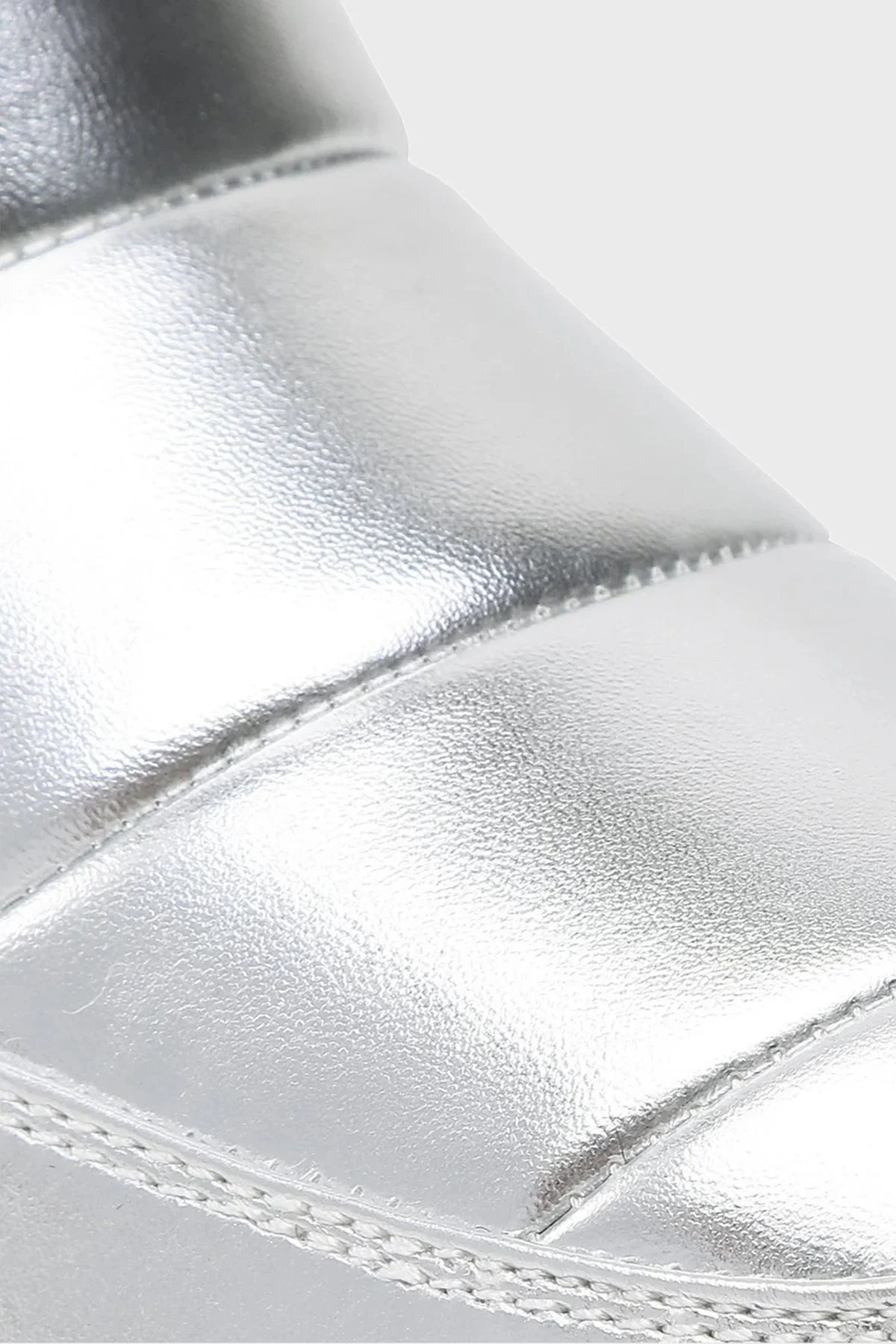 Love Moschino İçi Yumuşak Tüylü Parlak Bayan Bot JA24103H1FJZG902 GÜMÜŞ - 6