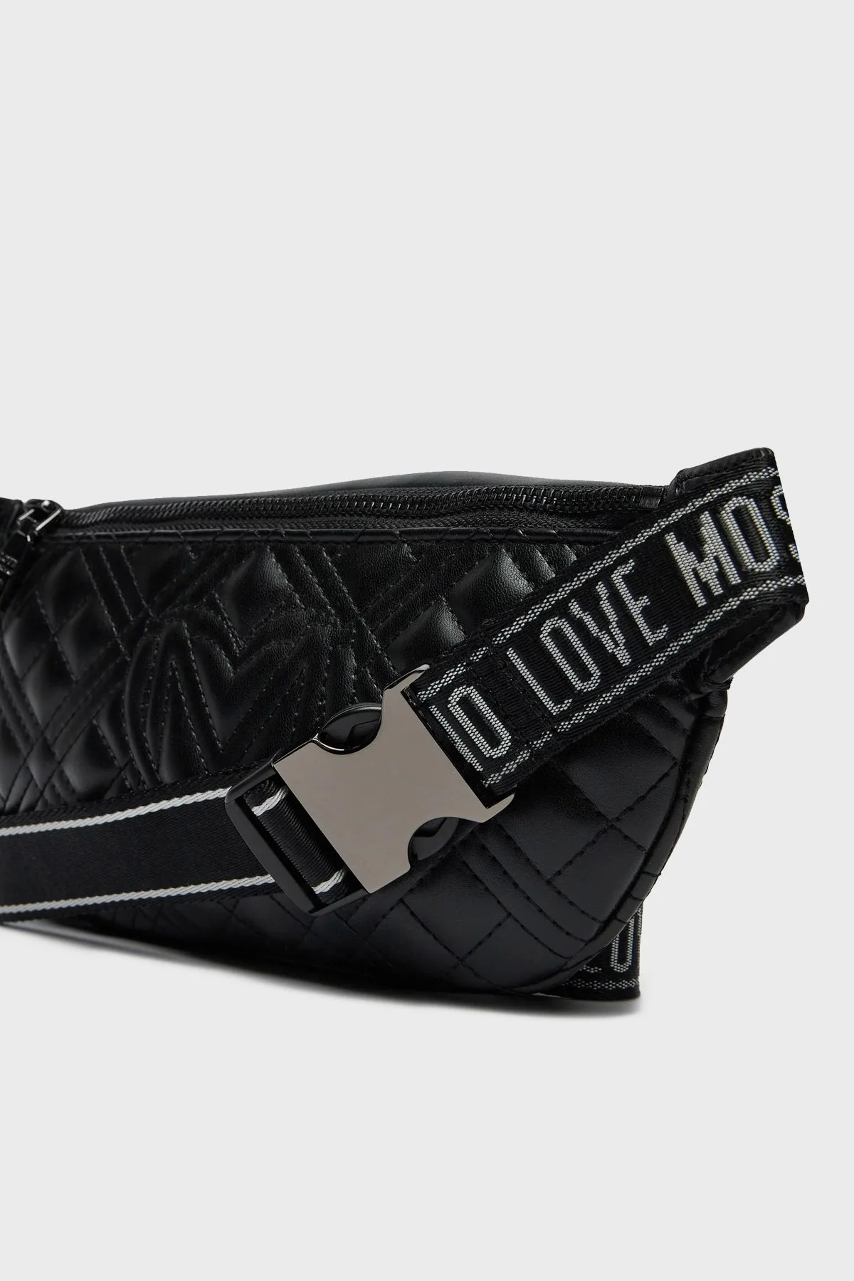 Love Moschino Kapitoneli Ayarlanabilir Askılı Bayan Bel Çantası JC4003PP1LLA000A SİYAH - 5