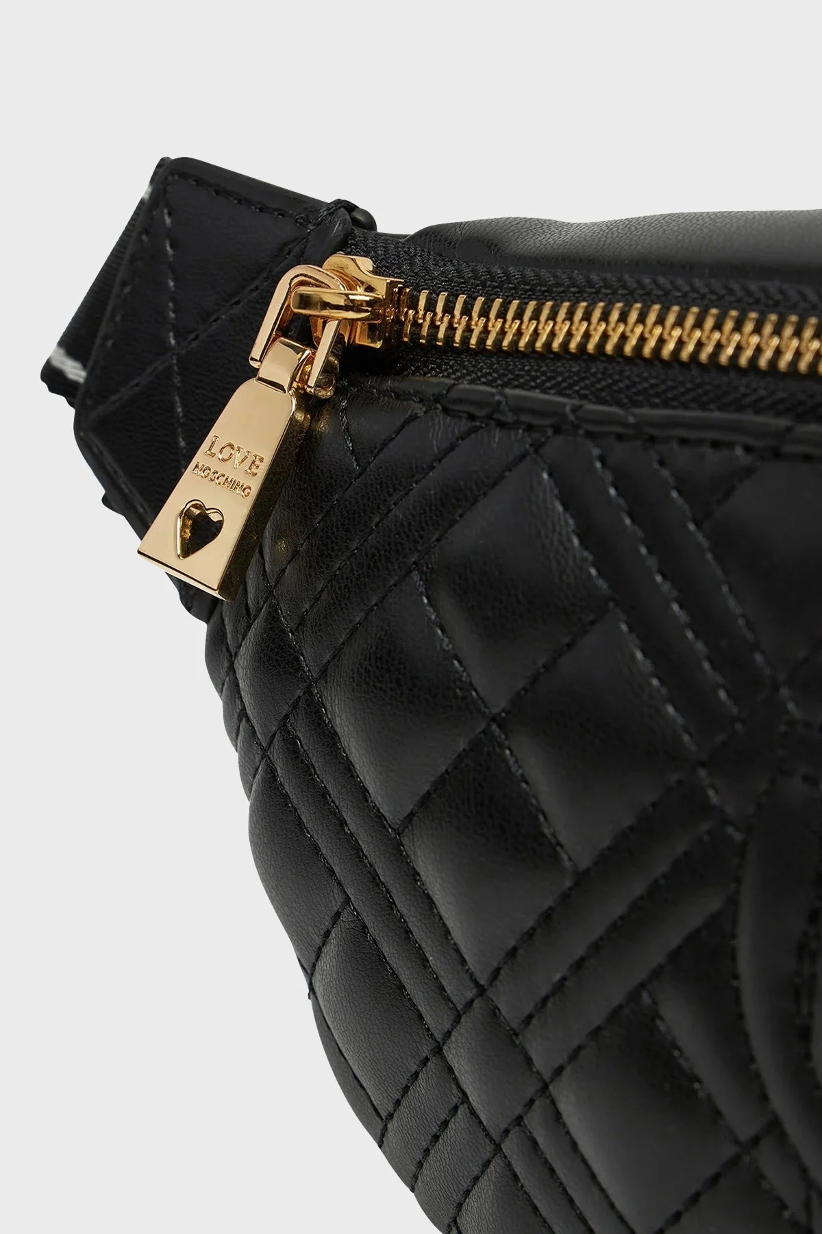 Love Moschino Kapitoneli Logolu Ayarlanabilir Askılı Bayan Çanta JC4003PP0LLA0000 SİYAH - 6