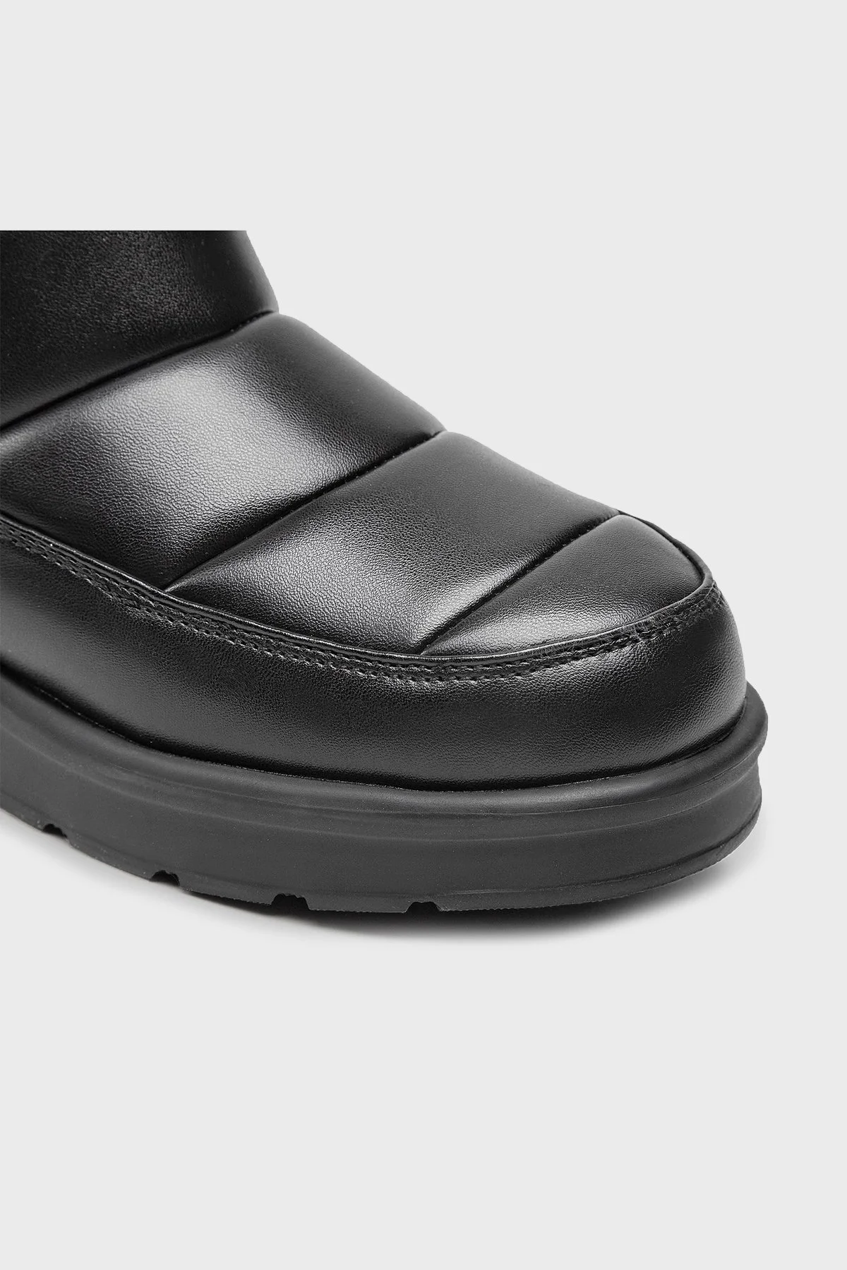 Love Moschino Logo Detaylı Yalıtımlı Bayan Bot JA24103H1FJZF000 SİYAH - 5