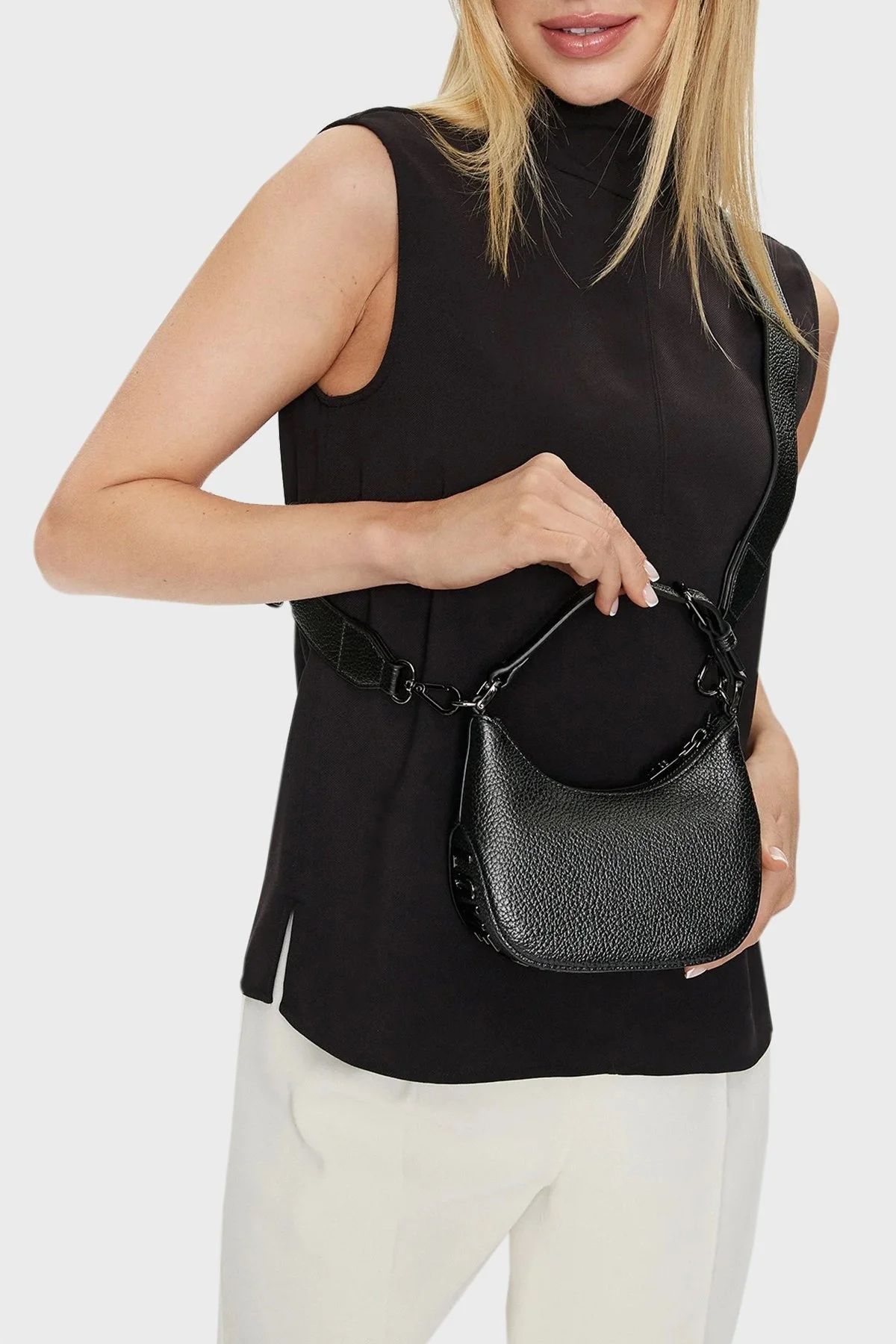 Love Moschino Logolu Ayarlanabilir Askılı Bayan Çanta JC4019PP1ILT100A SİYAH - 7