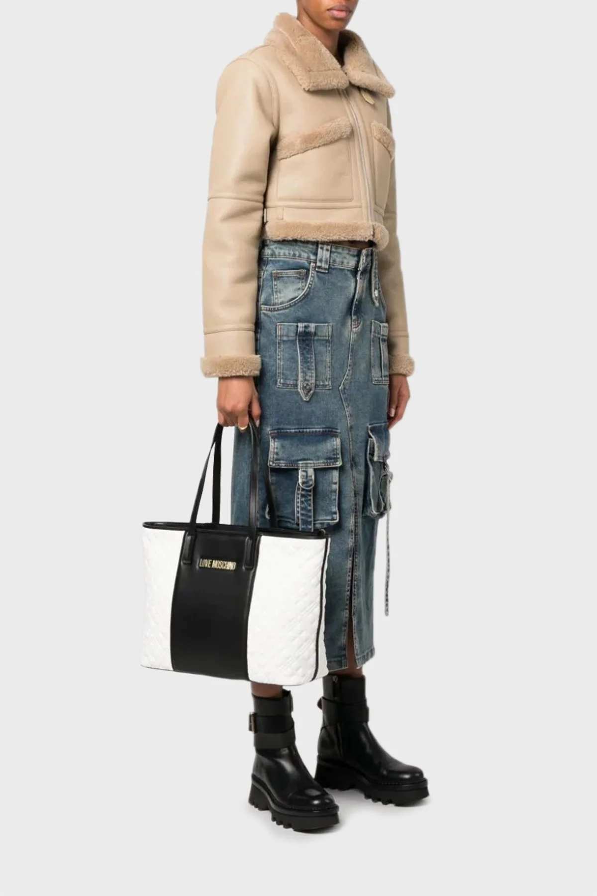 Love Moschino Logolu Fermuarlı Kapitone Bayan Çanta JC4166PP0HKV112A SİYAH - 2