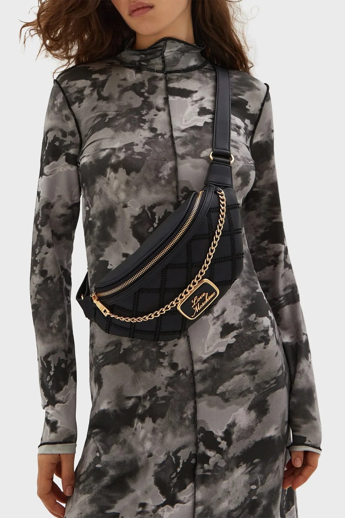 Love Moschino Logolu Kapitone Bayan Bel Çantası JC4309PP0LKK100A SİYAH - 2