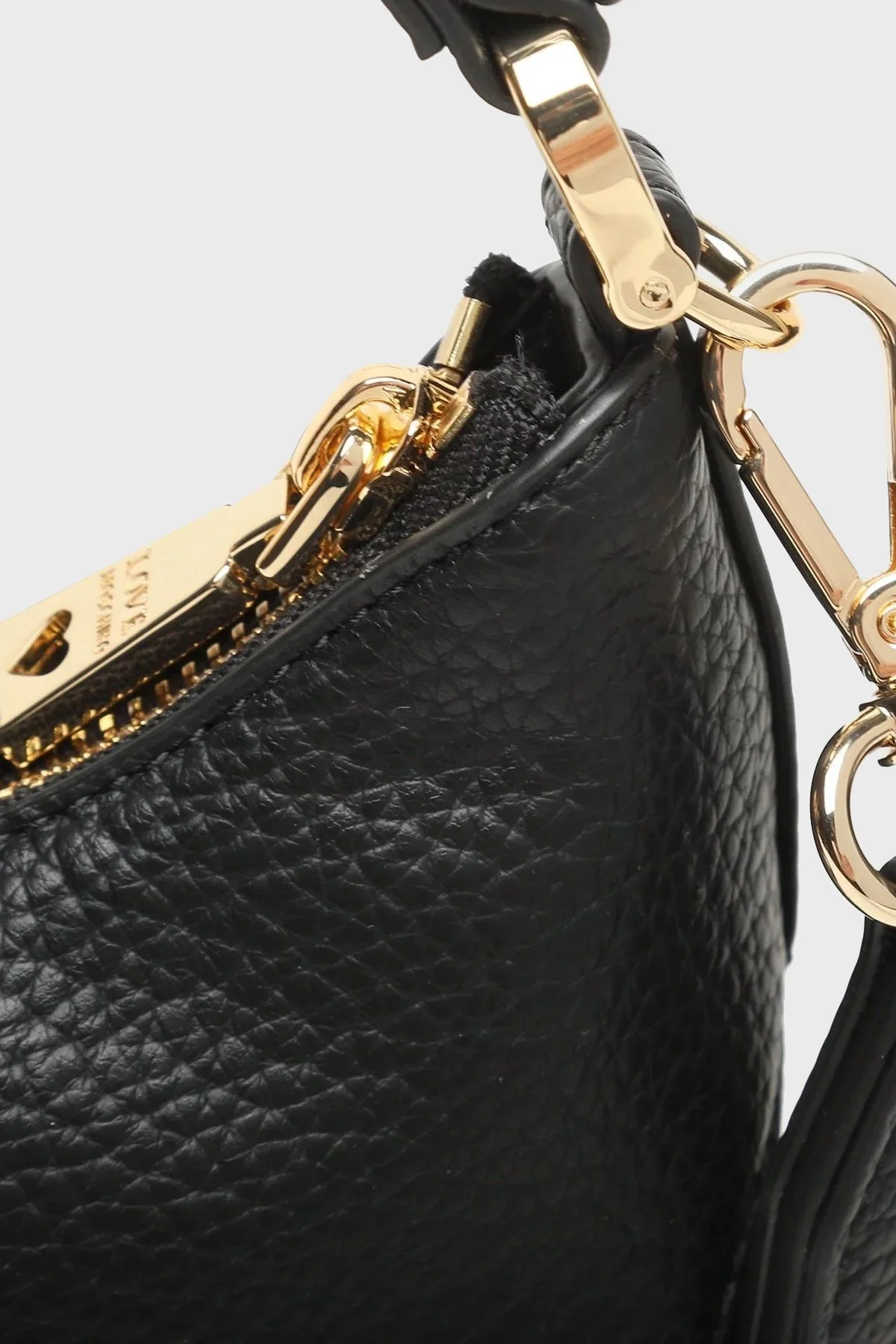 Love Moschino Logolu Suya Dayanıklı Uzatma Askılı Bayan Çanta JC4019PP1HLT0000 SİYAH - 2