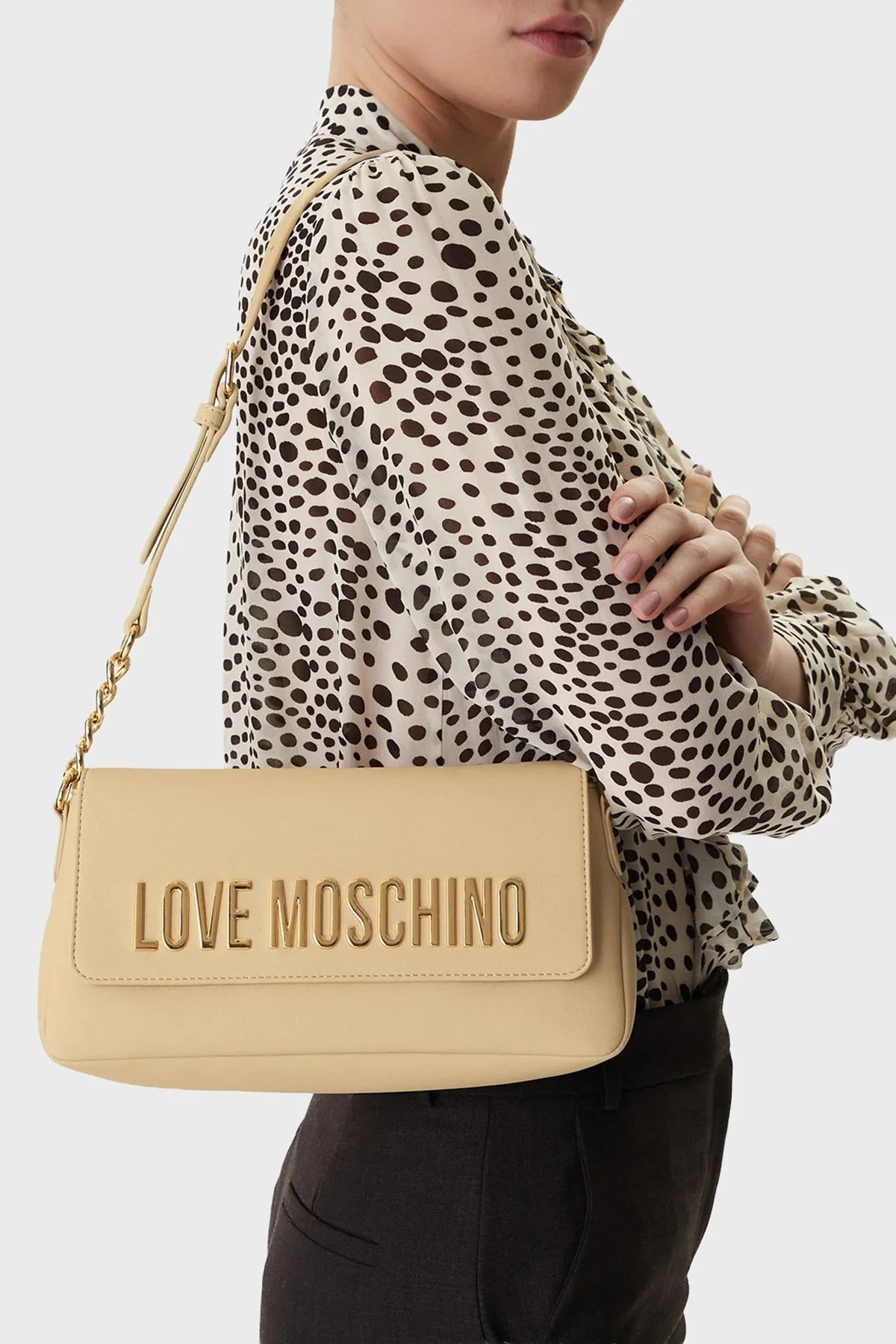 Love Moschino Logolu Zincir Detaylı Ayarlanabilir Askılı Bayan Çanta JC4109PP1OKD0129 BEJ - 2