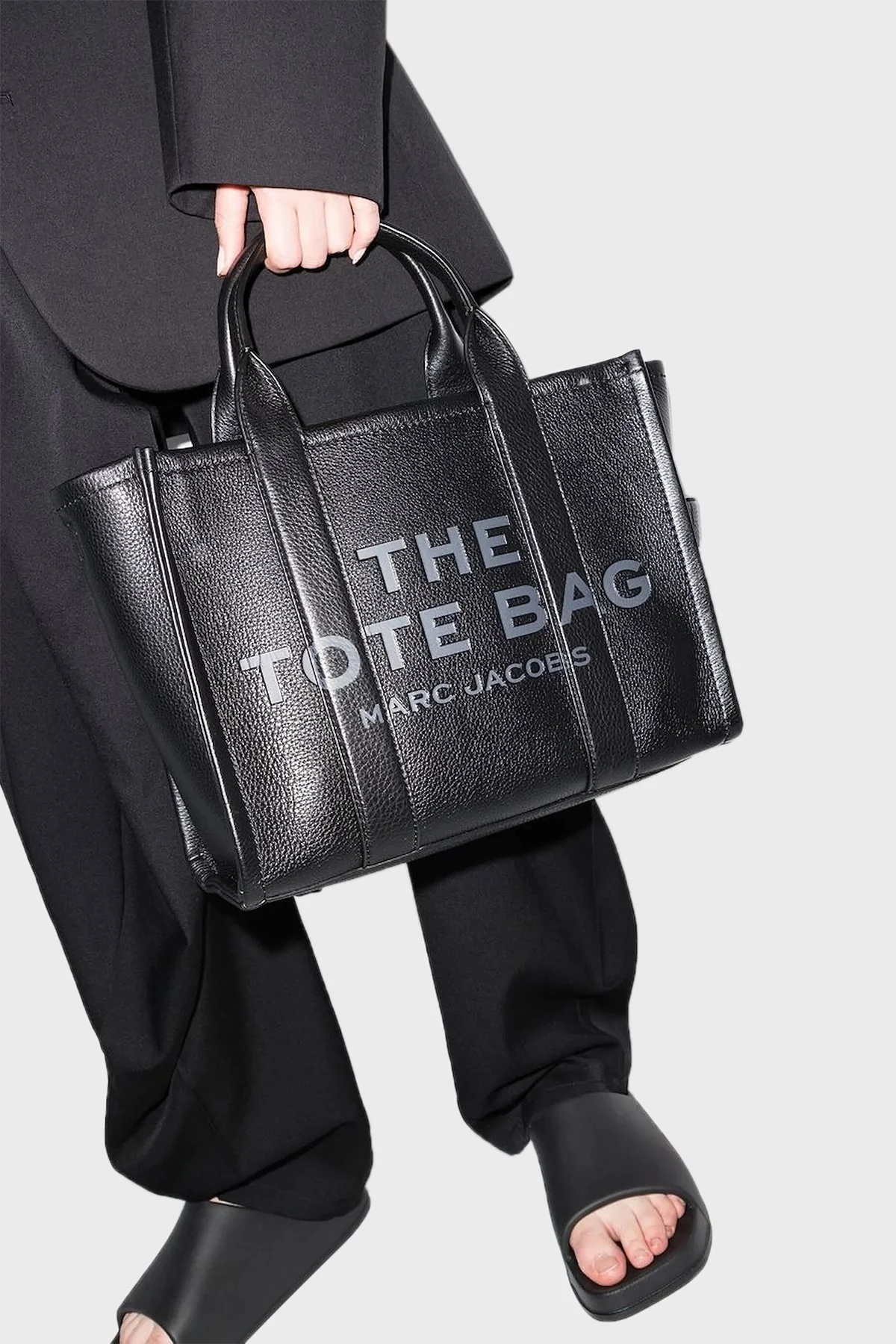 Marc Jacobs Medium Logolu Çıkarılabilir Askılı Deri Tote Bayan Çanta H004L01PF21 001 SİYAH - 7