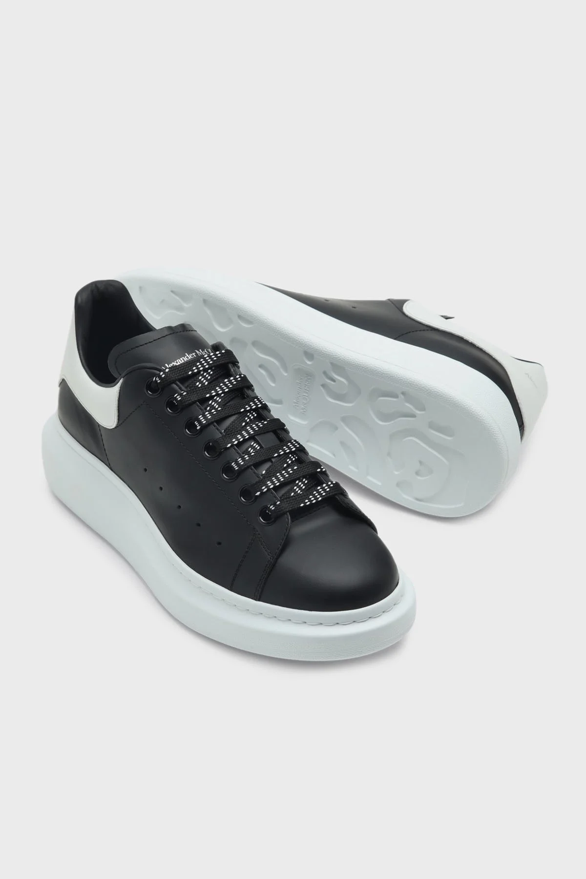 McQueen Logolu Deri Sneaker Erkek Ayakkabı 553680WIEEN 1070 SİYAH-BEYAZ - 5