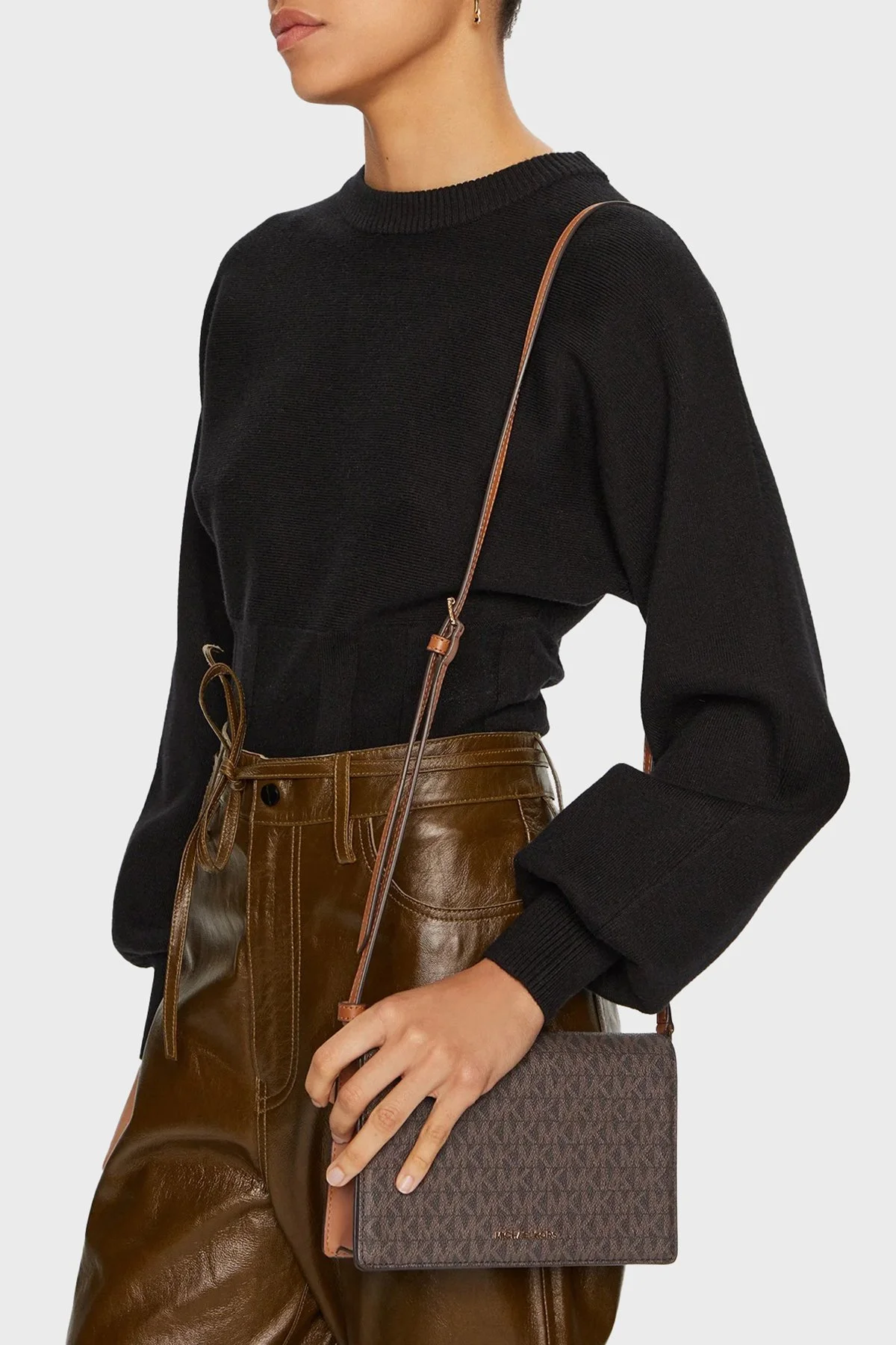 Michael Kors Ayarlanabilir Askılı Logolu 32T4GJ6C6B252 Kadın Çanta 32T4GJ6C6B 252 KAHVE - 2