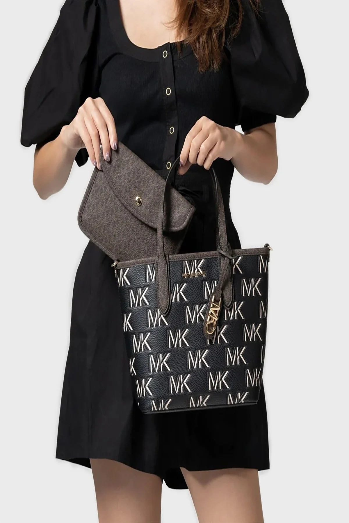 Michael Kors Eliza Küçük Ek lı Çıkarılabilir Uzatma Askılı 30F3GZAT0L292 Bayan Çanta 30F3GZAT0L 292 KAHVE-SİYAH - 3