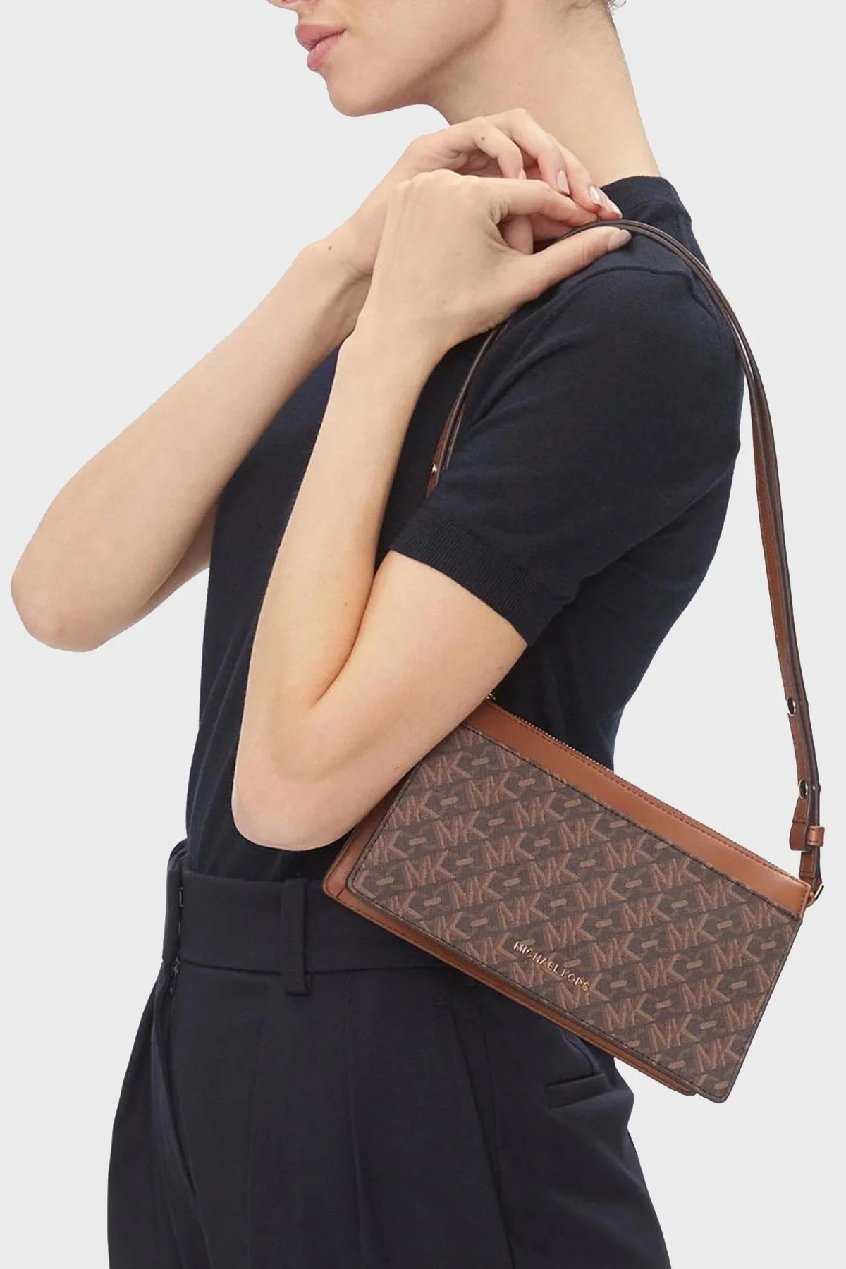 Michael Kors Logolu Çıkarılabilir Askılı 32H3G8EC7B227 Bayan Çanta 32H3G8EC7B 227 KAHVE - 2