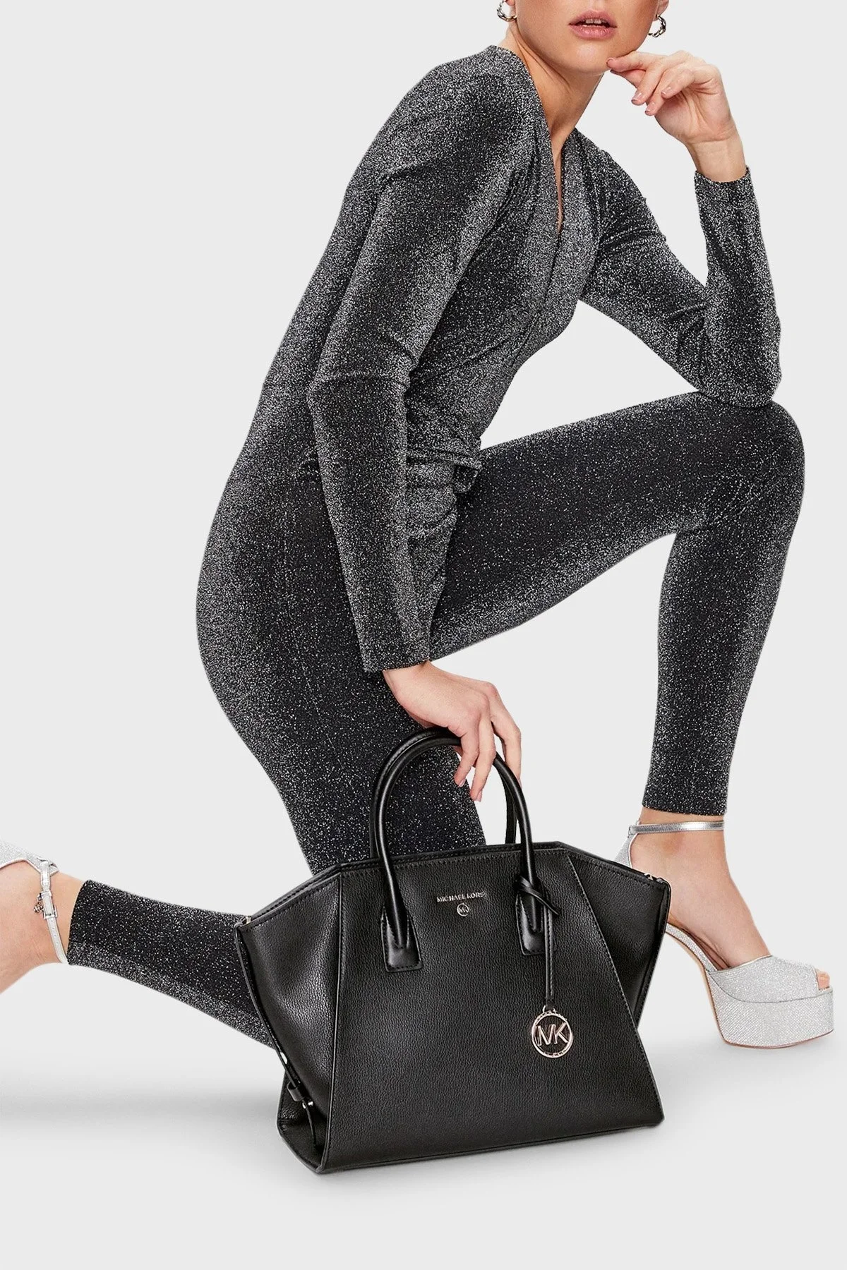 Michael Kors Logolu Çıkarılabilir Omuz Askılı 30F2G4VS3L001 Bayan Çanta 30F2G4VS3L 001 SİYAH - 2