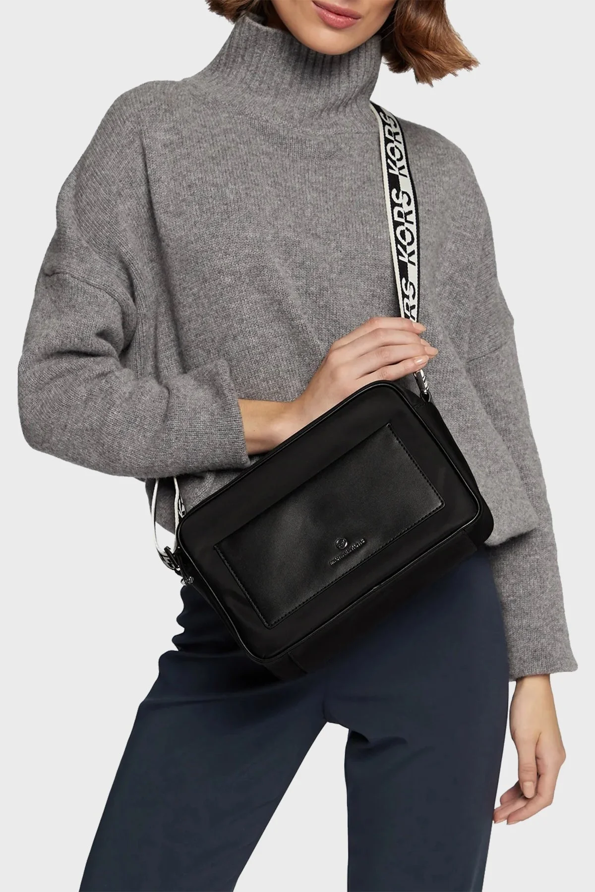Michael Kors Logolu Fermuarlı 32T2ST9C7C012 Bayan Çanta 32T2ST9C7C 012 SİYAH - 2