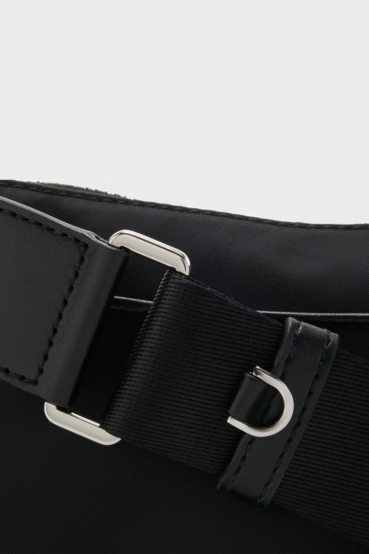 Michael Kors Mini Ek Bölümlü Ayarlanabilir Omuz Askılı 32R3SJ6C8C001 Kadın Çanta 32R3SJ6C8C 001 SİYAH - 5