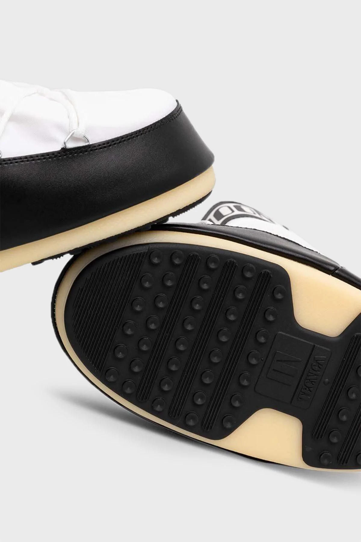 Moon Boot Logolu Bağcıklı Suya Dayanıklı Kadın Kar Botu 80D1400440 NA02 SİYAH-BEYAZ - 4