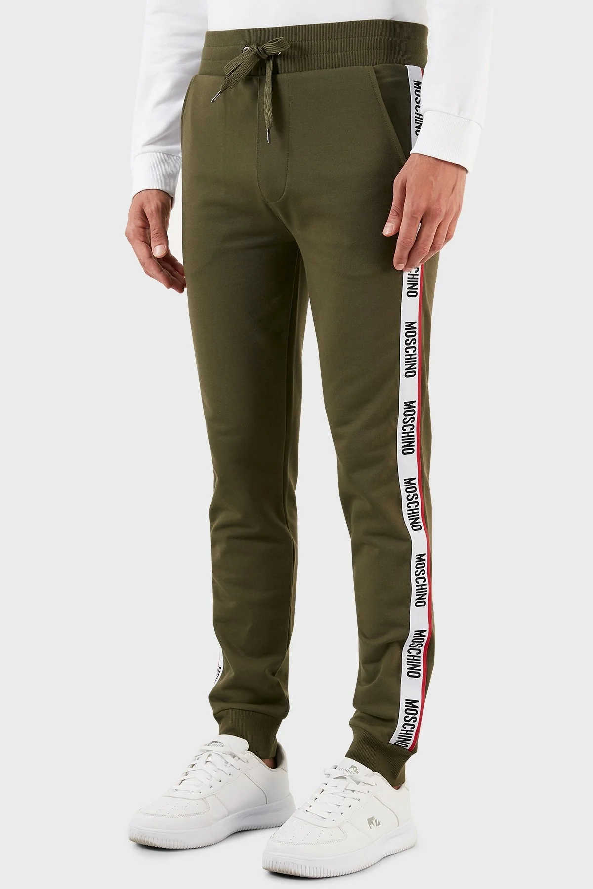 Moschino Şerit Logolu Regular Fit Belden Bağlamalı Cepli Pamuklu Jogger Erkek Pantolon A4333 8102 0430 HAKİ - 3