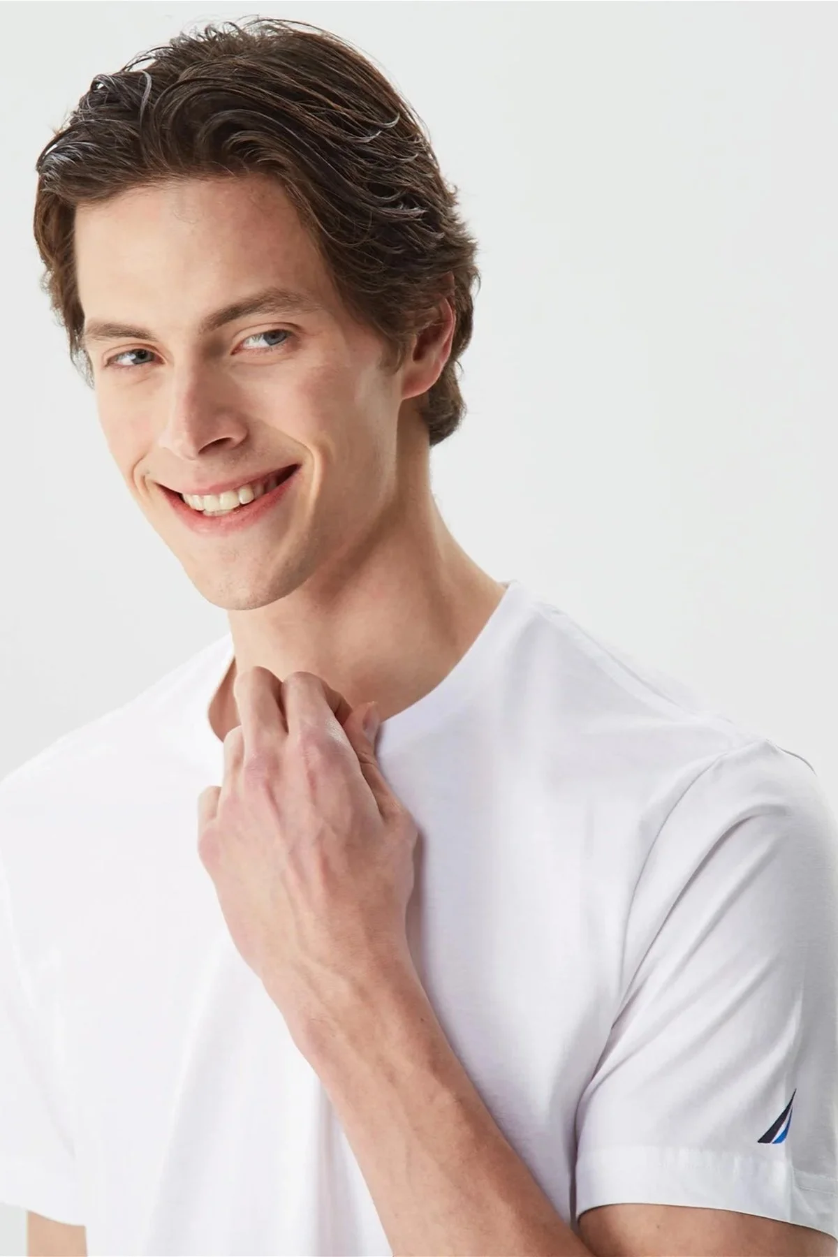 Nautica % 100 Pamuk Tasarım Baskılı Bisiklet Yaka Standart Fit Erkek T Shirt V35529T 1BW BEYAZ - 3