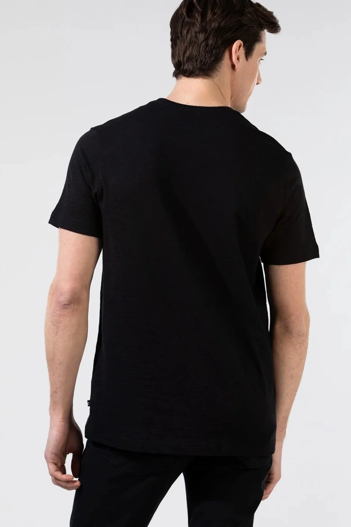 Nautica % 100 Pamuklu Standart Fit Bisiklet Yaka Erkek T Shirt V35015T 0TB SİYAH - 2